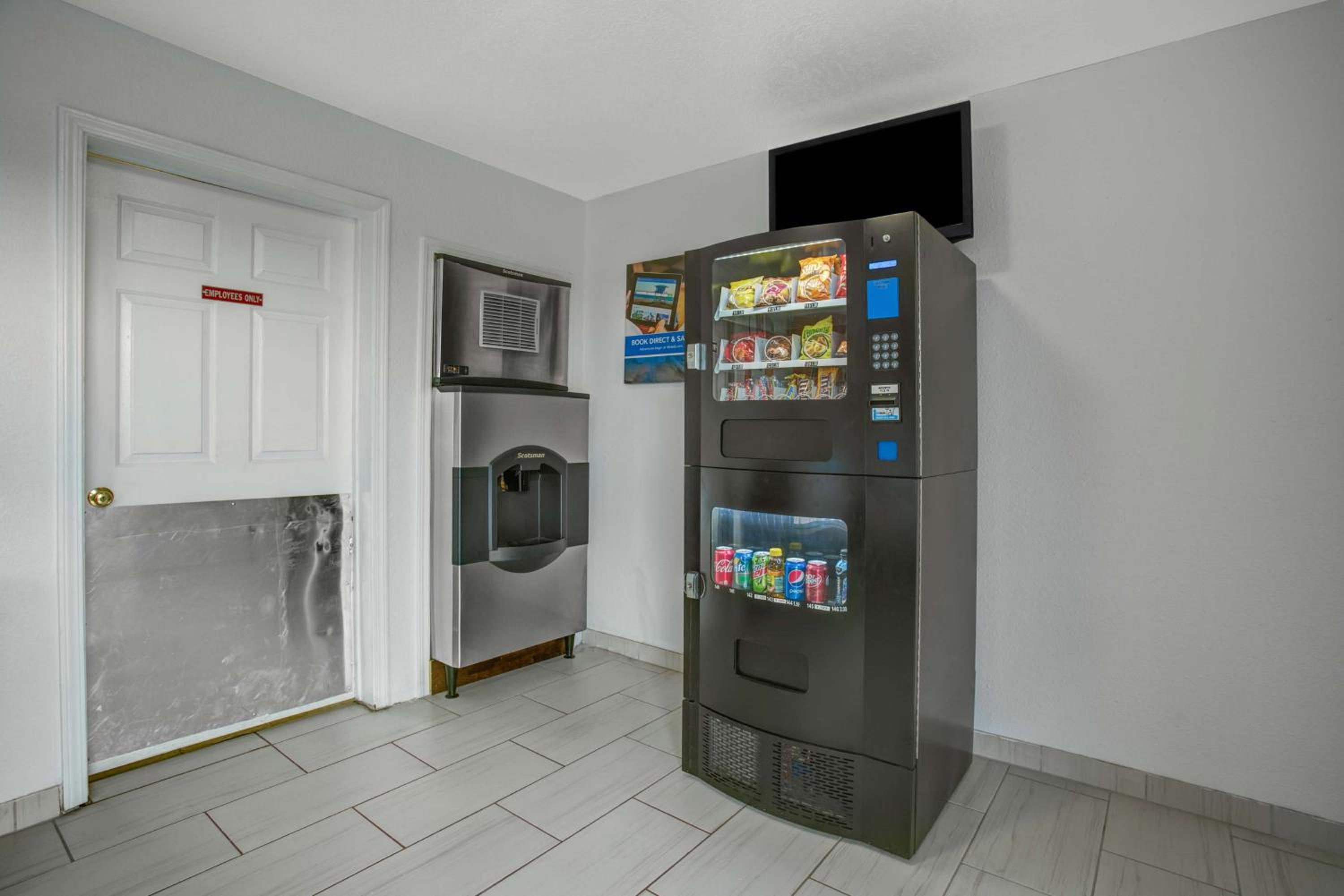 Baker City Vacations - Motel 6-Baker City, OR - Property Image 43