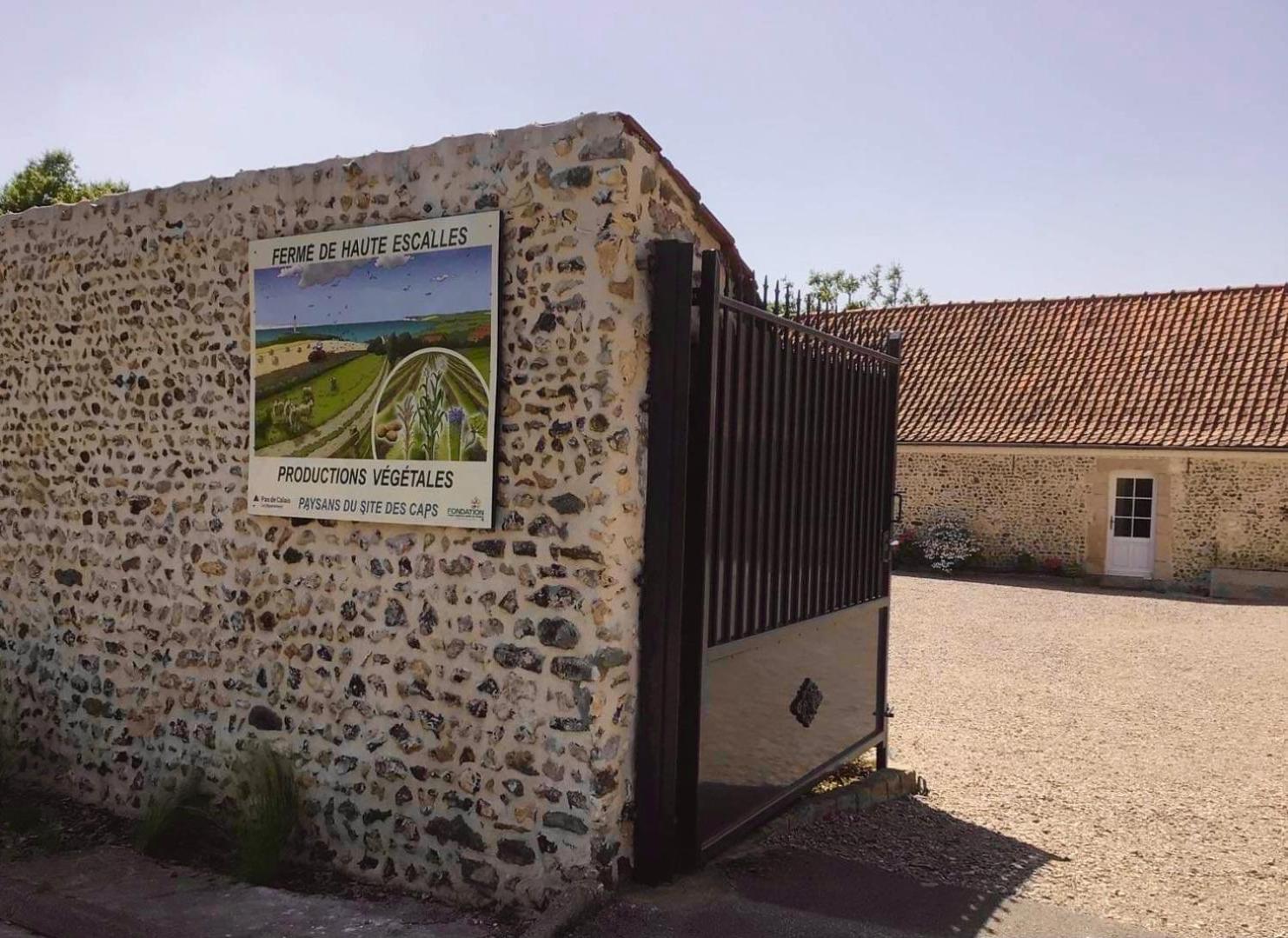 Ferme de la Haute-Escalles view 2