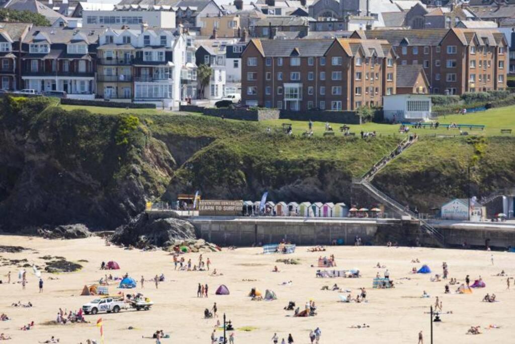Central, stylish 3 bed apartment with sea views view 5