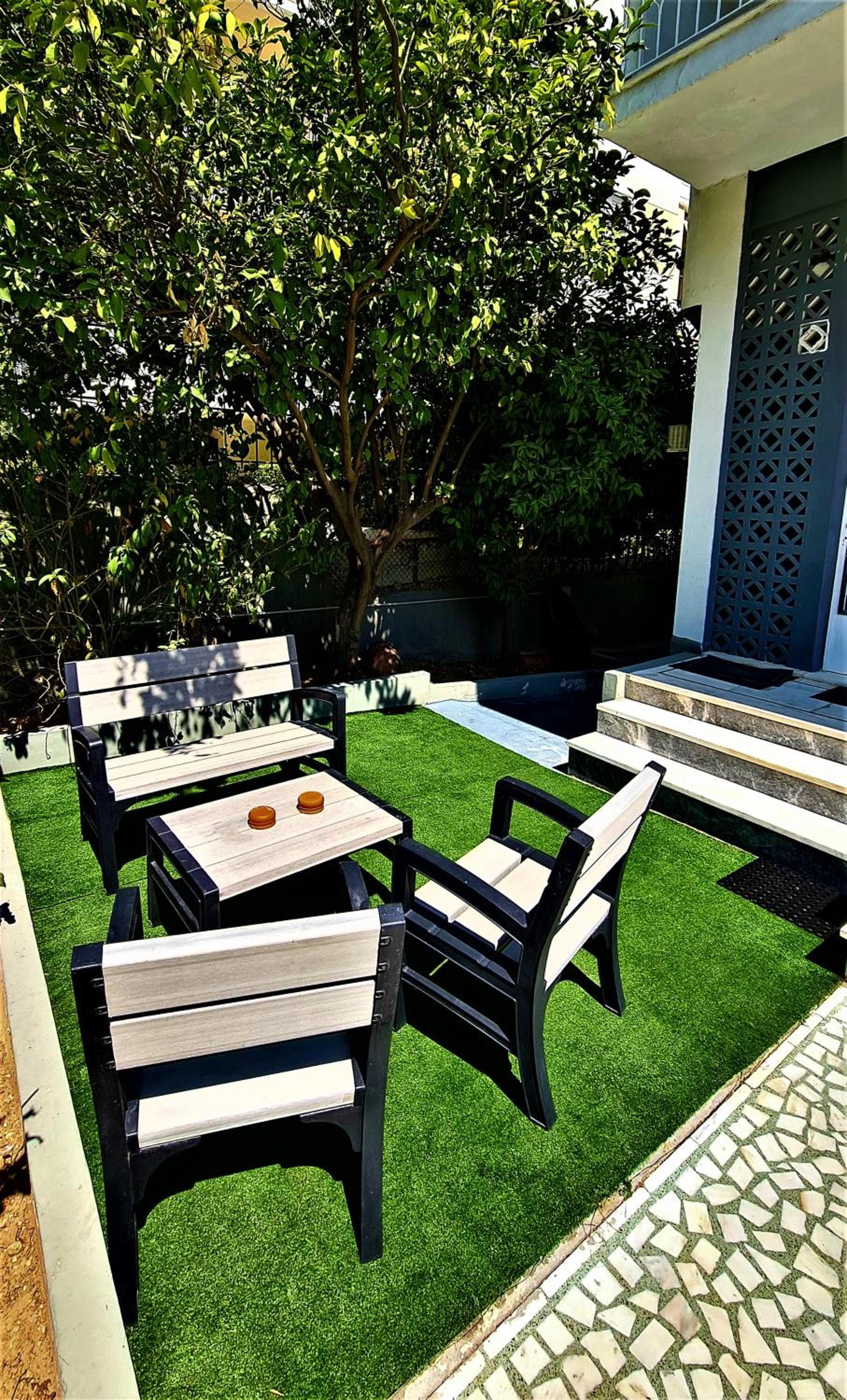 Zefyros Super Cool Apartments next to Alimos Riviera