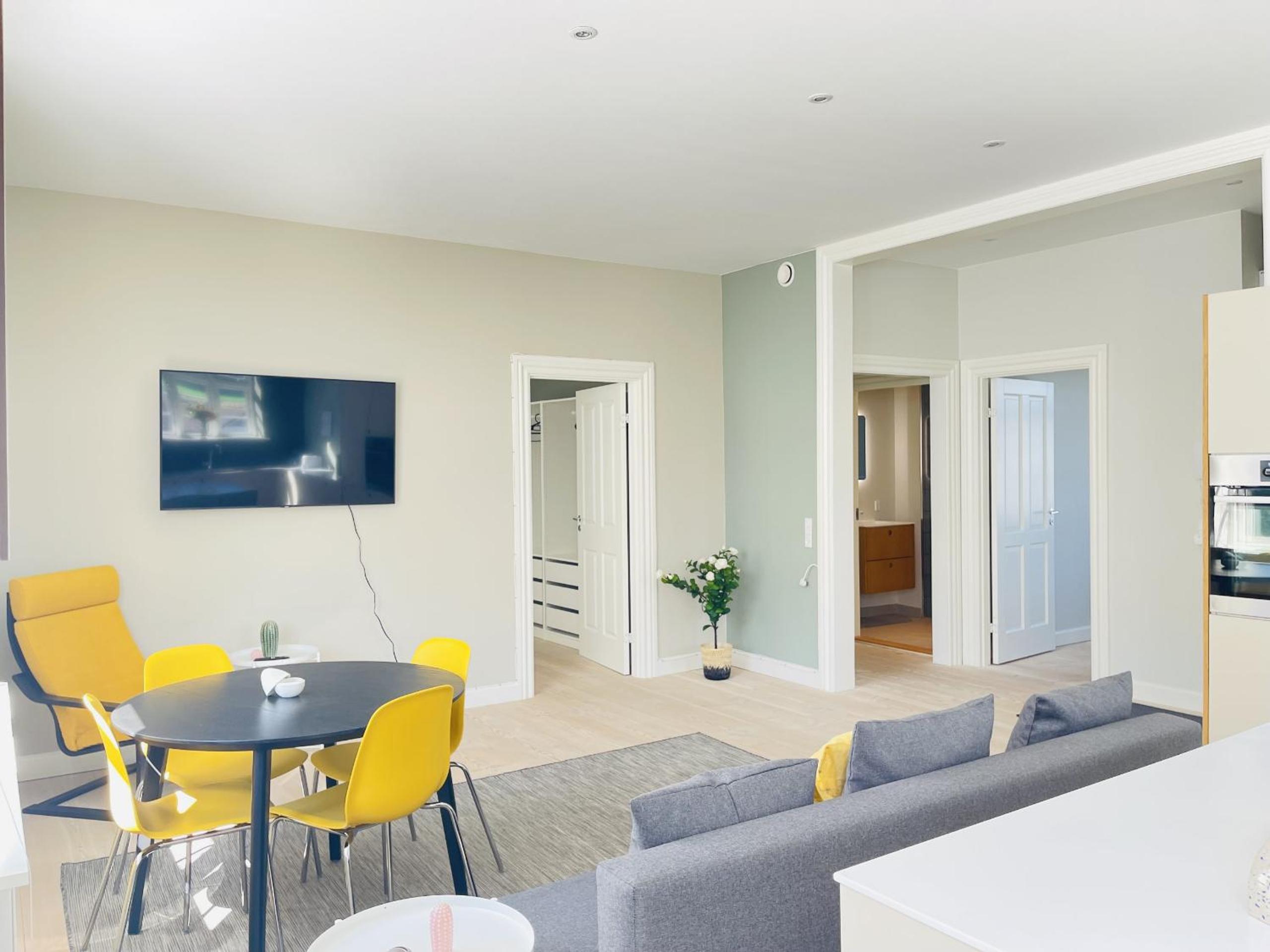 aday - 2 bedroom with modern kitchen and free parking view 2