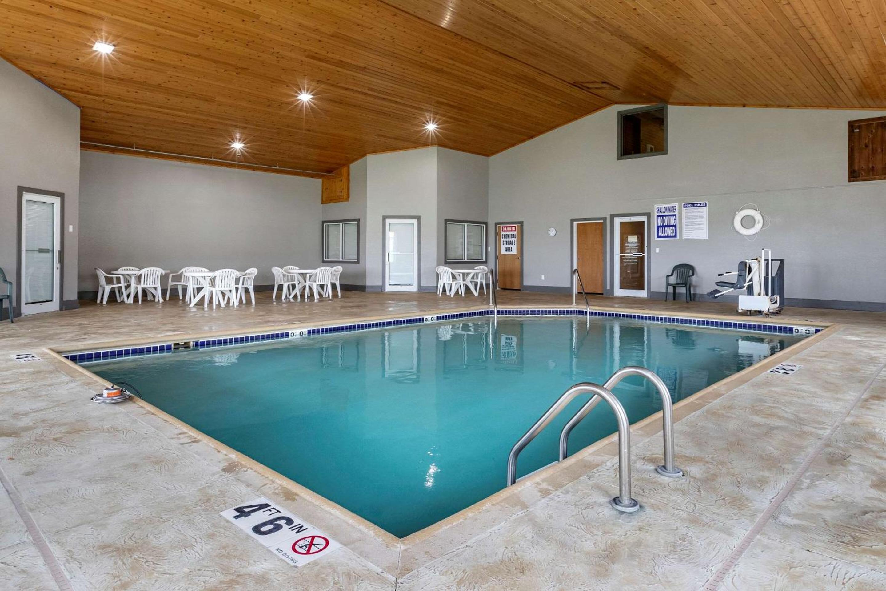 Comfort Inn Dyersville Near the Field of Dreams view 2