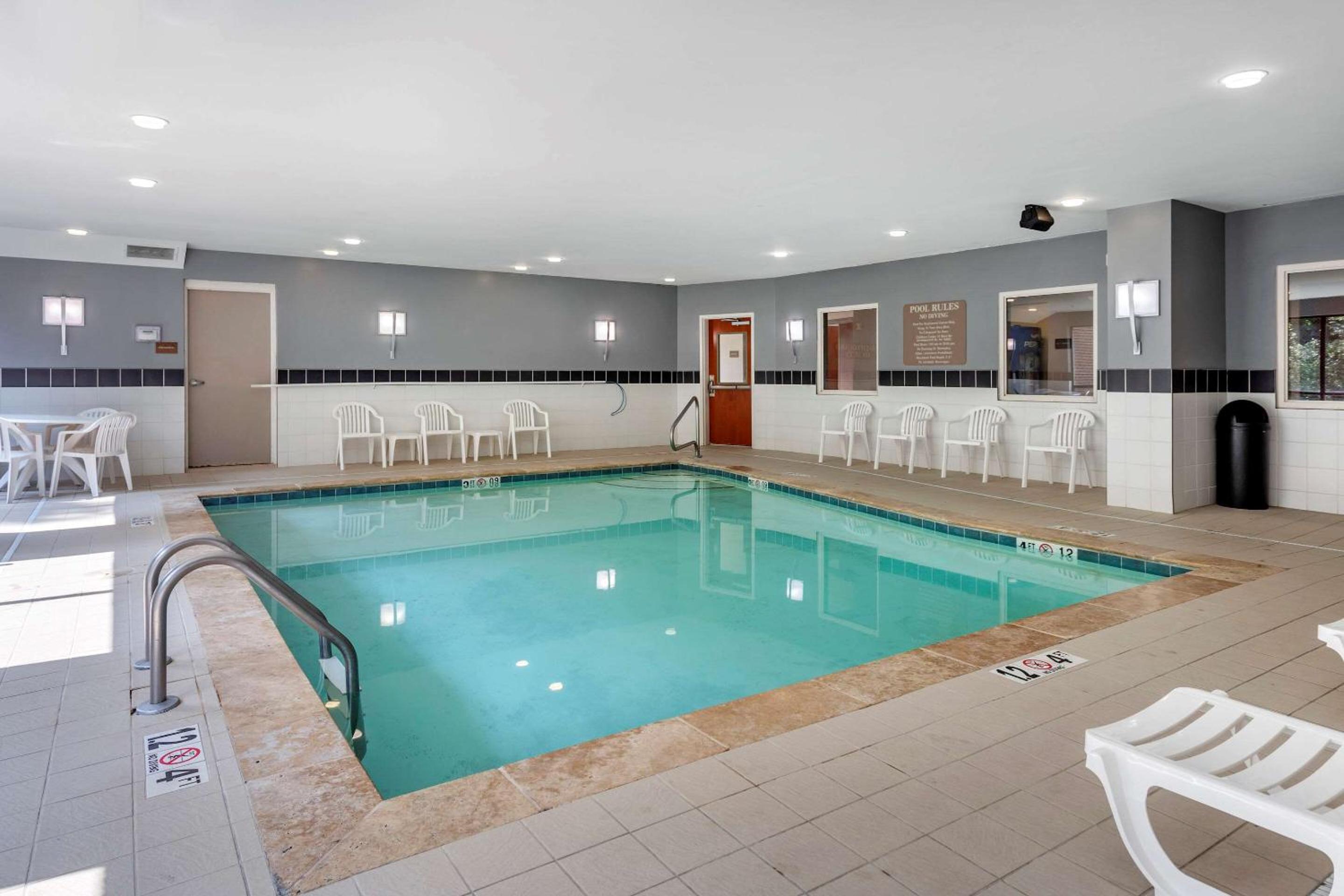 Comfort Suites Manchester near Arnold AFB