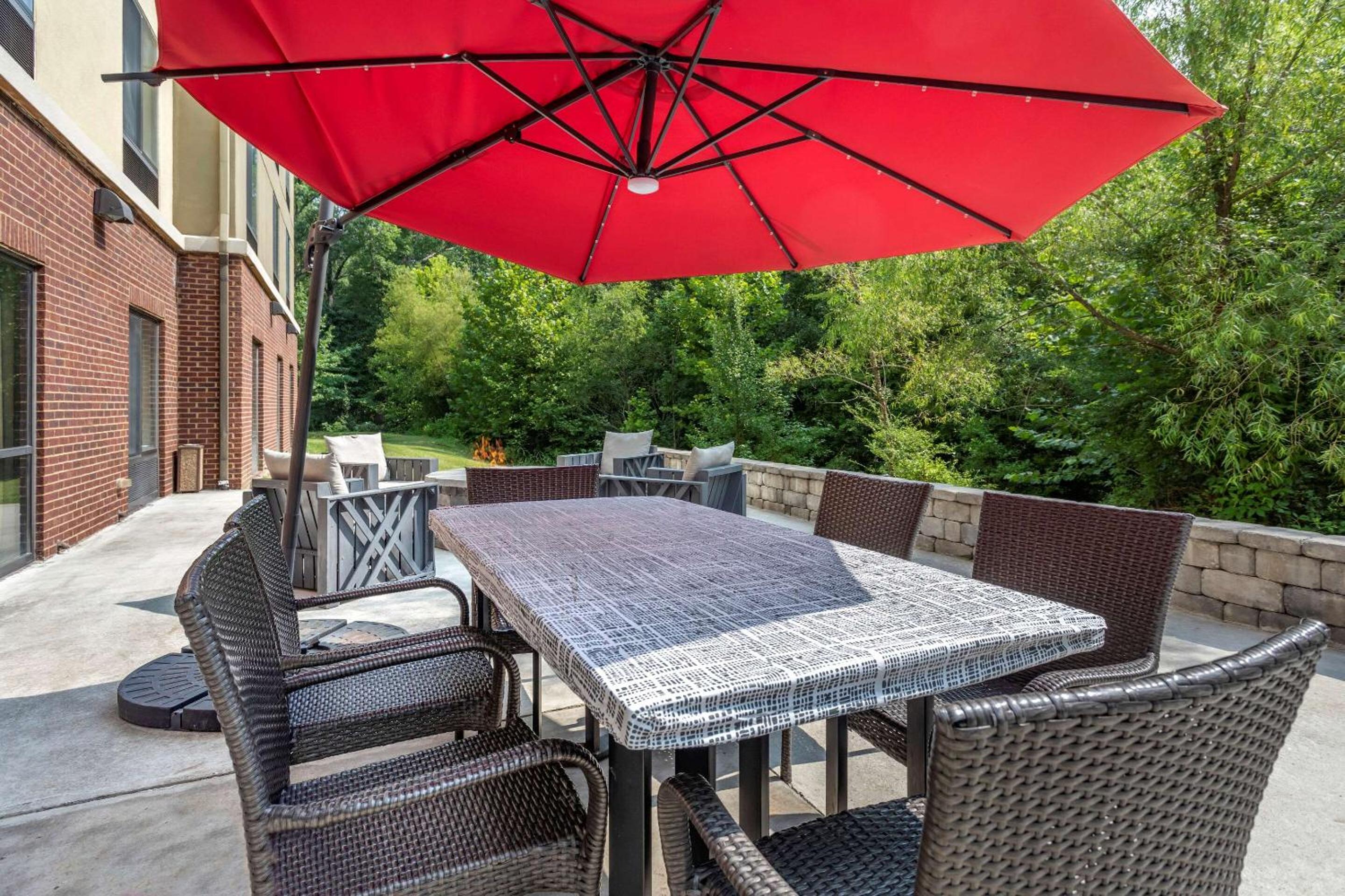 Comfort Suites Manchester near Arnold AFB