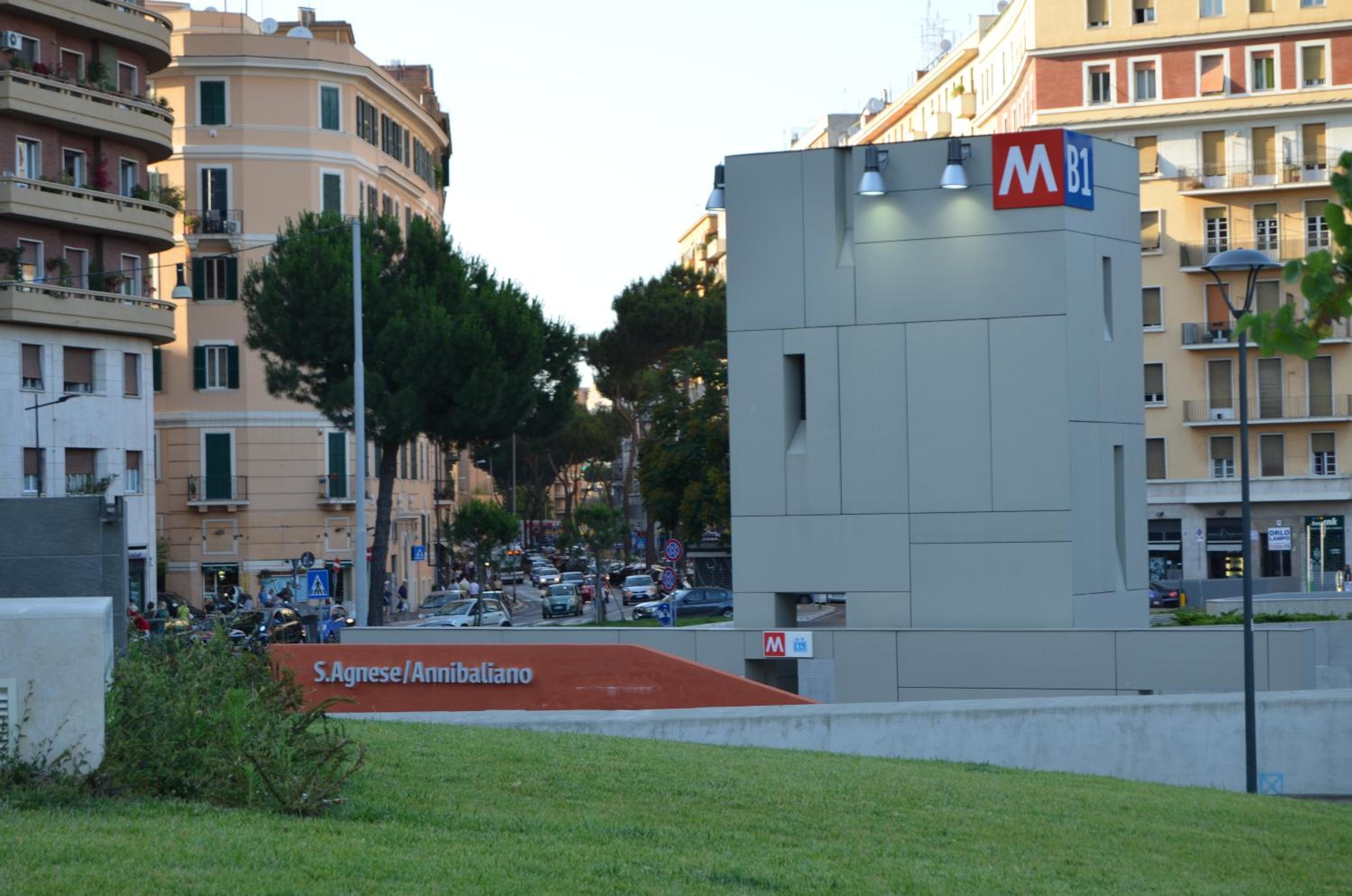 AL171 Tourist Rental close Metro B1 - Sant'Agnese Annibaliano photo 3
