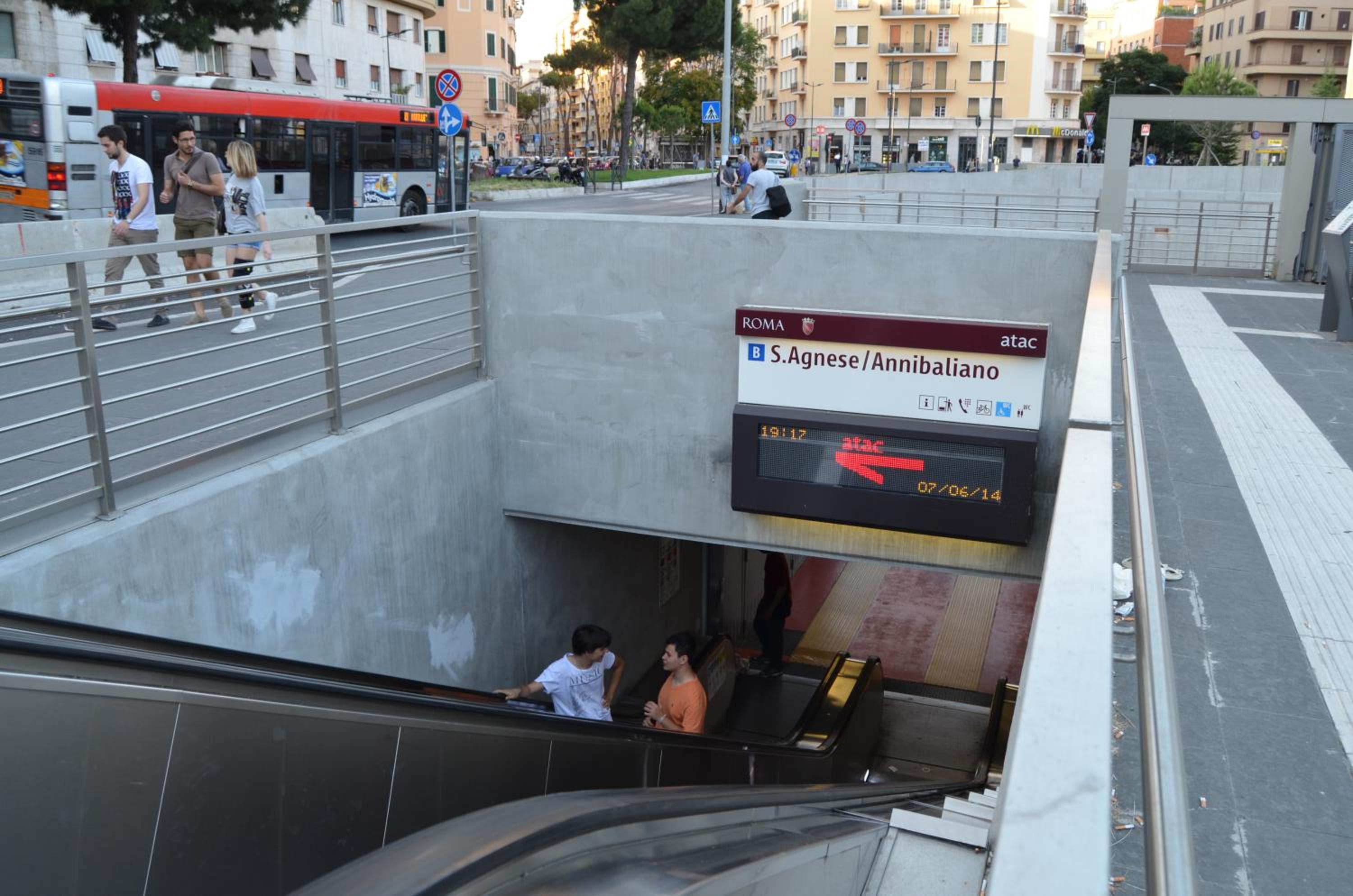 AL171 Tourist Rental close Metro B1 - Sant'Agnese Annibaliano photo 4