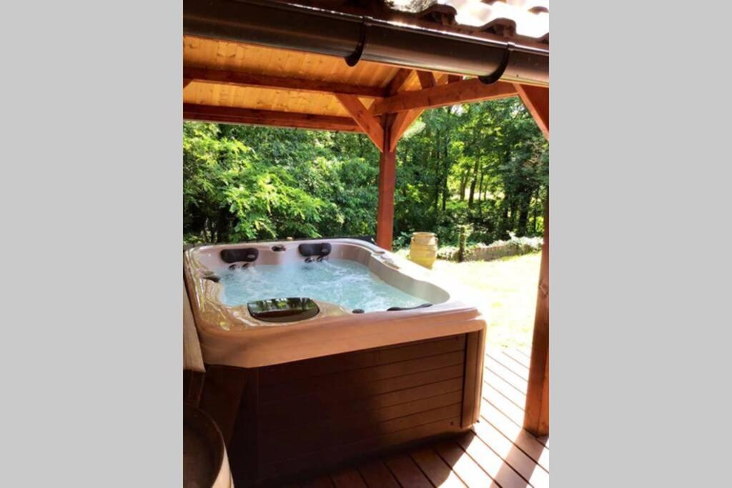 Charming house in the woods with private wellness