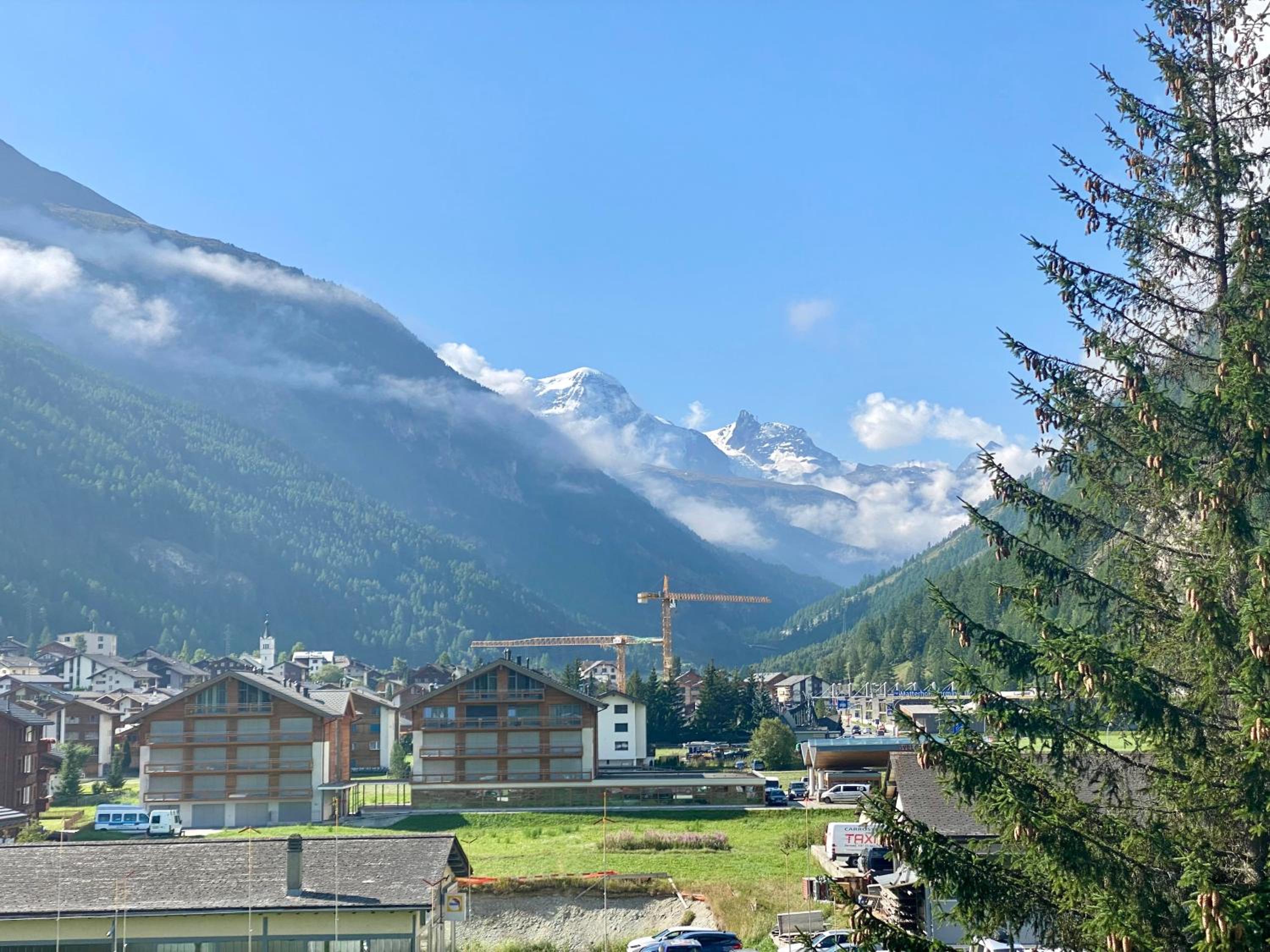 Moderne Dachwohnung Nähe Zermatt mit Balkon