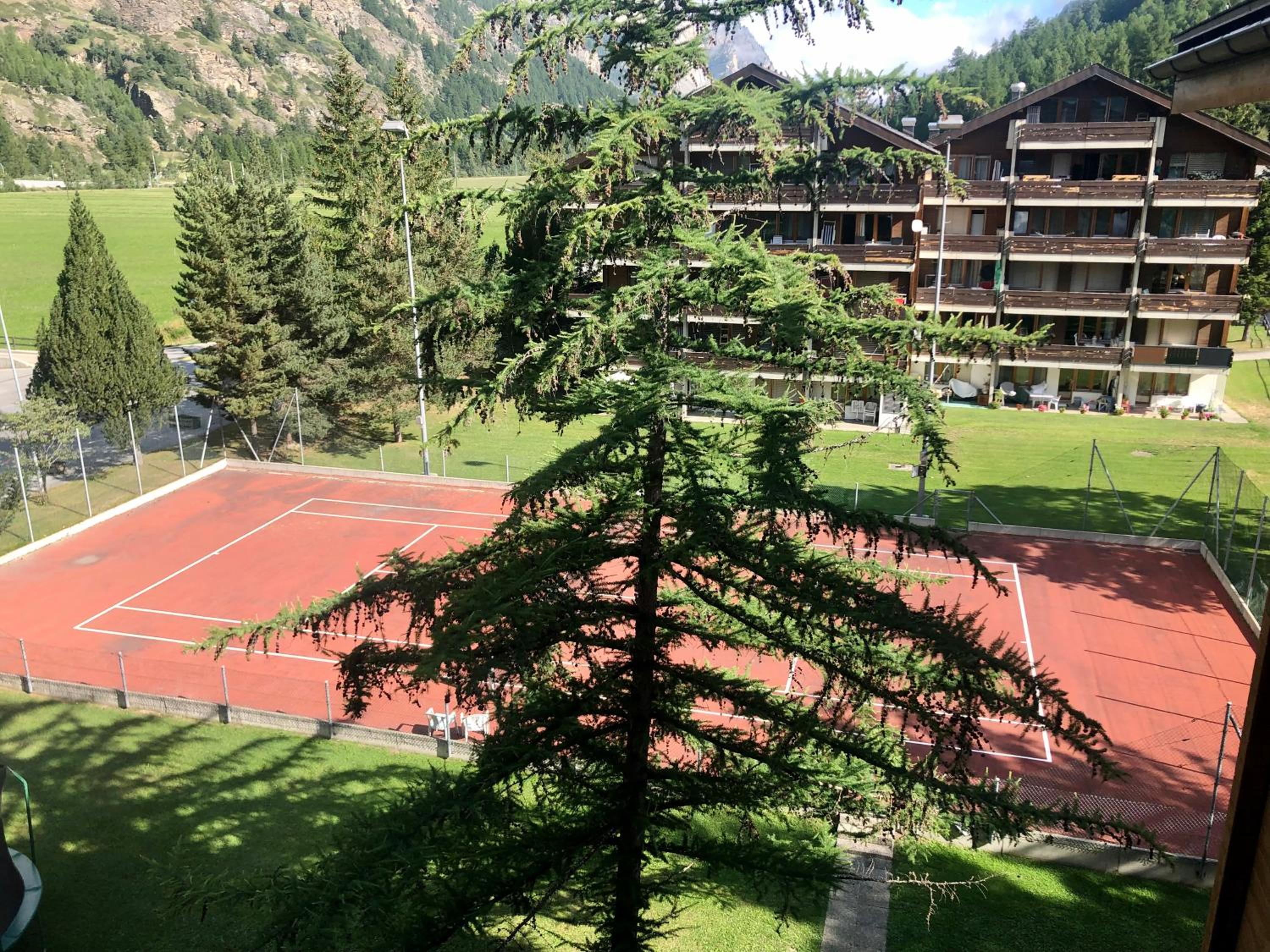 Moderne Dachwohnung Nähe Zermatt mit Balkon