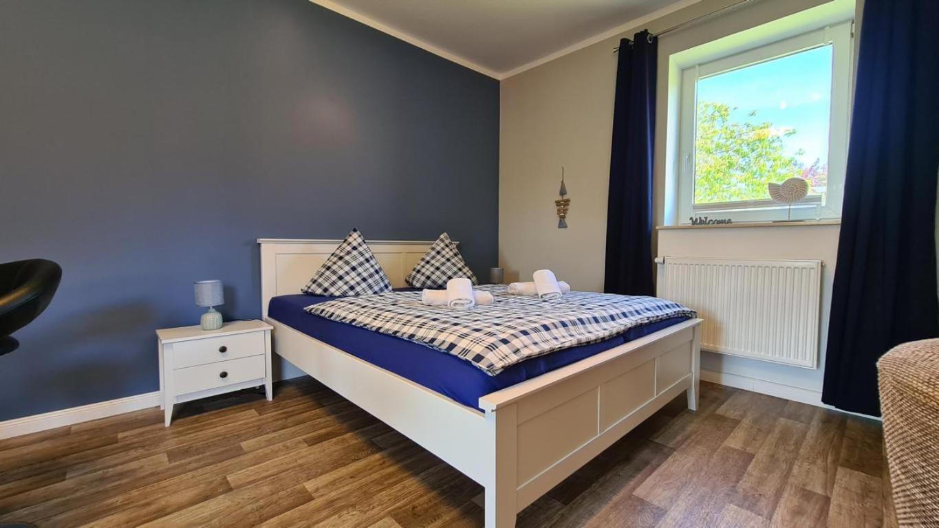 12 Mohnblume - Hof Wiesengrund