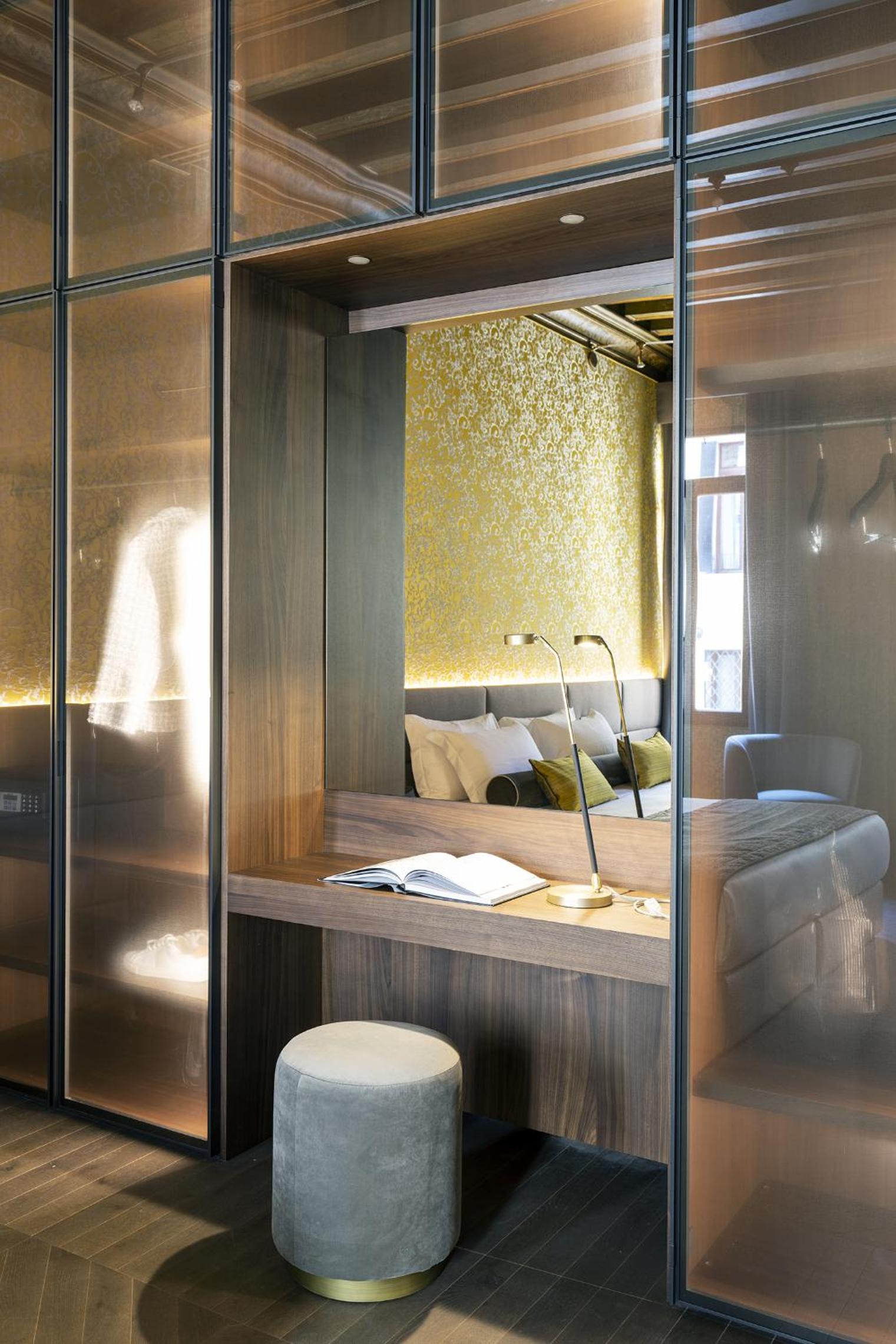 hotel room