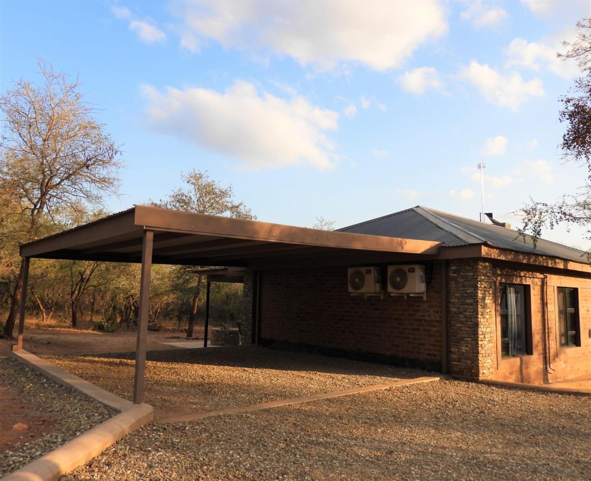 Locust Retreat Immaculate 2bedroom cottage view 4