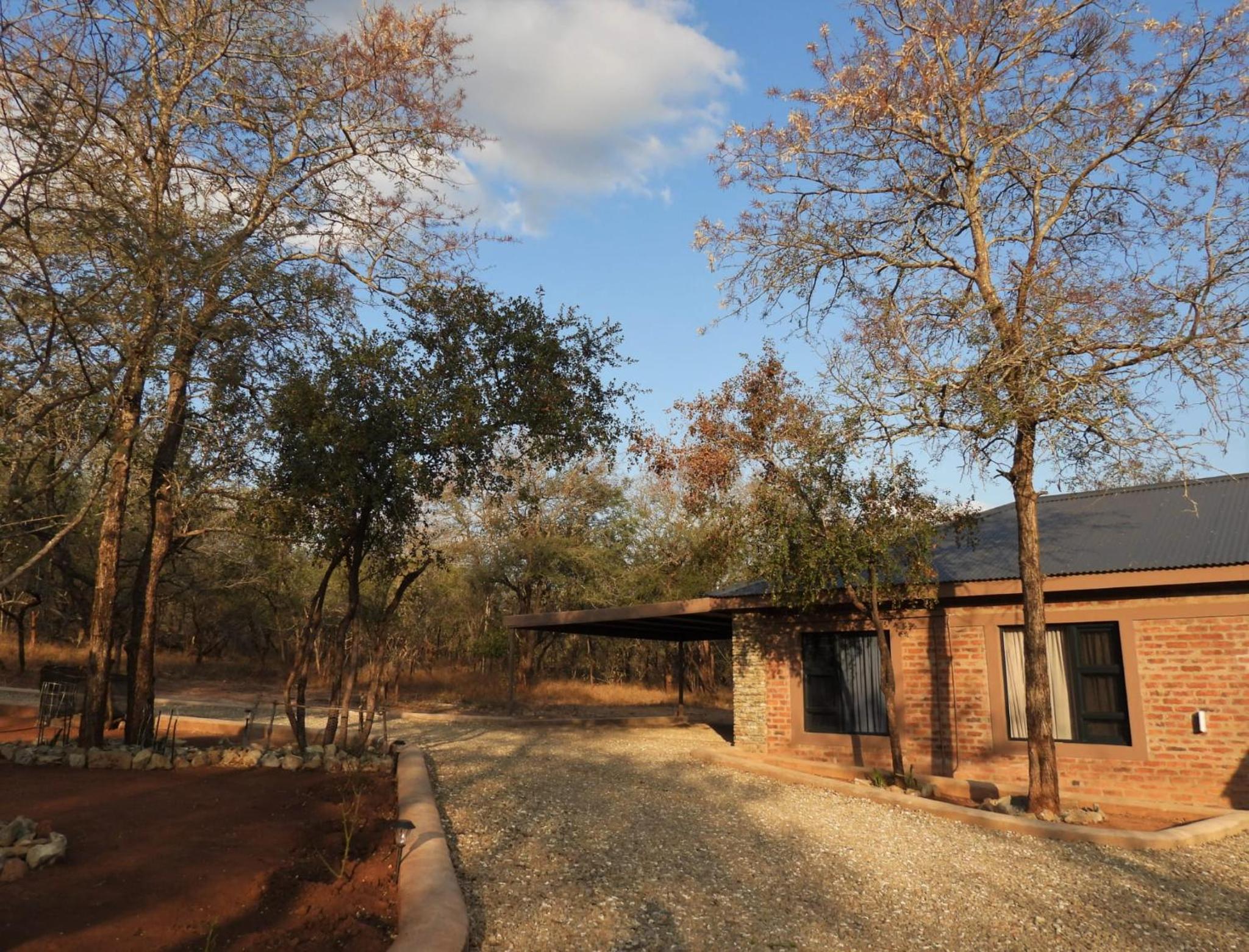 Locust Retreat Immaculate 2bedroom cottage view 2