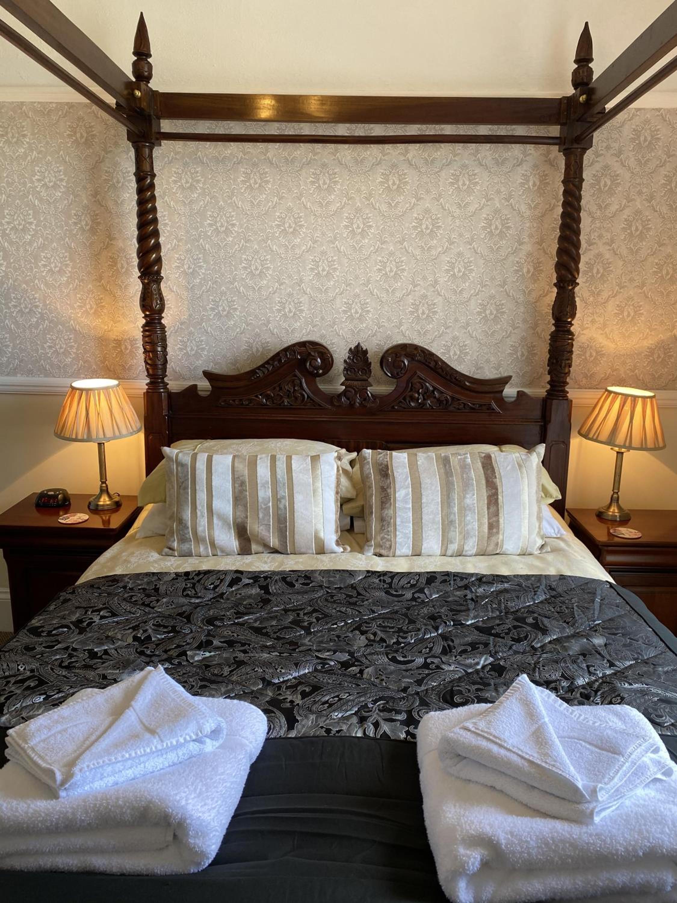 Lynton Vacations - The North Cliff Hotel - Property Image 177