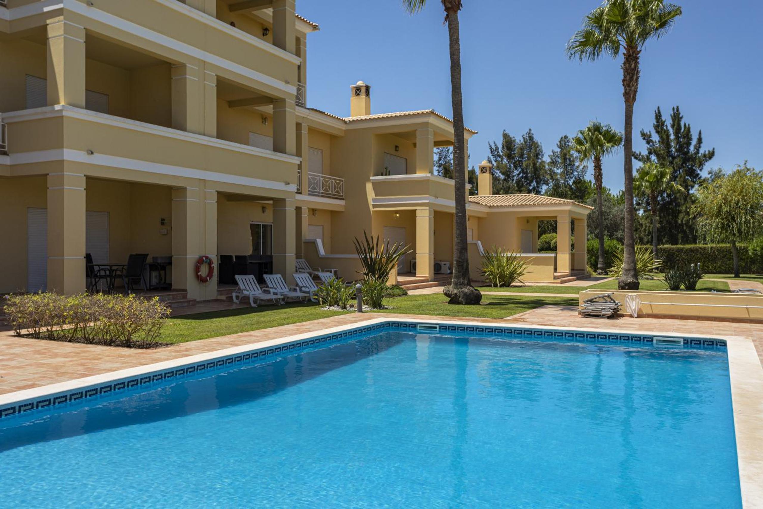 Real Alegria - Terrace with pool - Vilamoura view 3