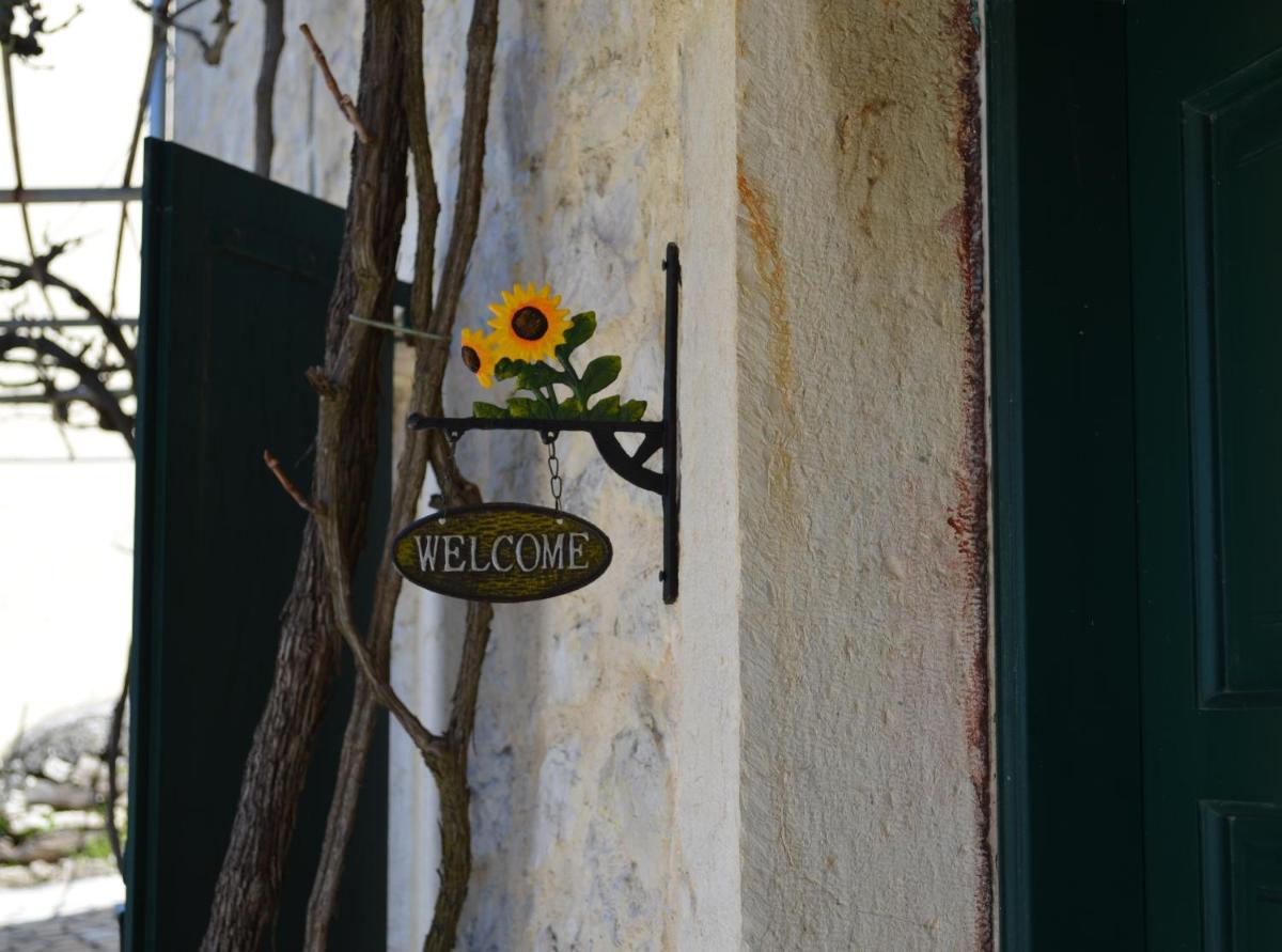 Castelli Cottage