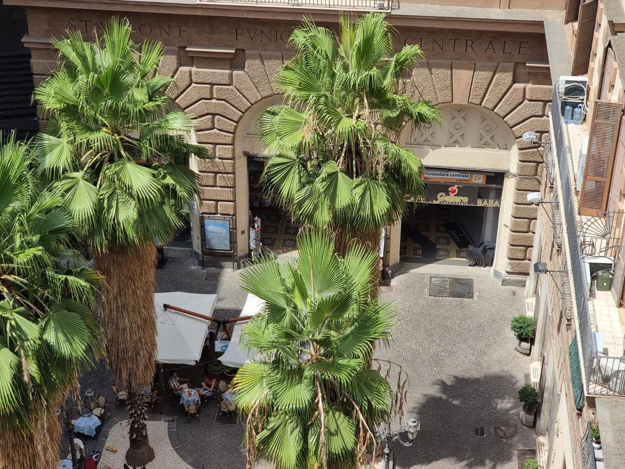 BARBAJA SUITES IN STREET TOLEDO 205