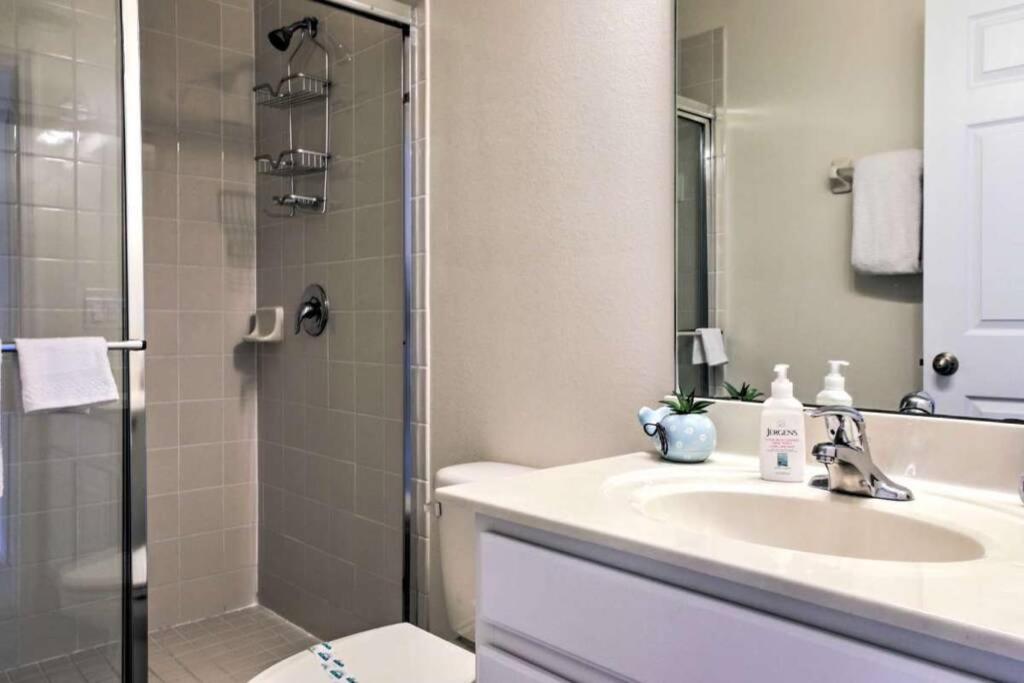 Family Resort - 4BR Home 20 min to Disney or Universal - Private Pool view 3