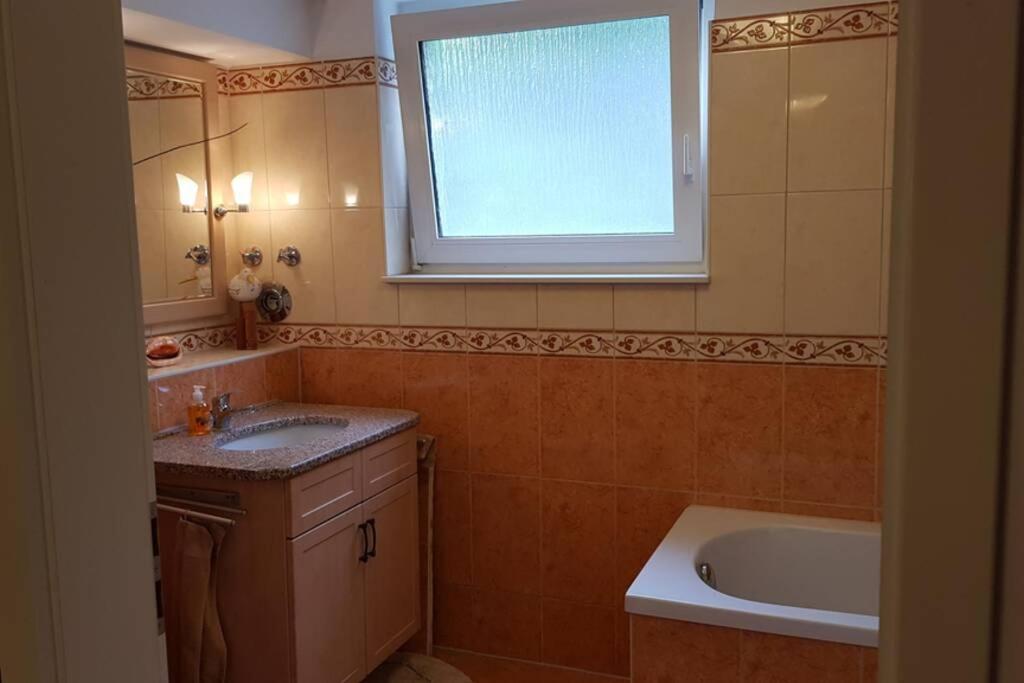 2 Zimmer-Einliegerwohnung am Flughafen Schönefeld photo 4