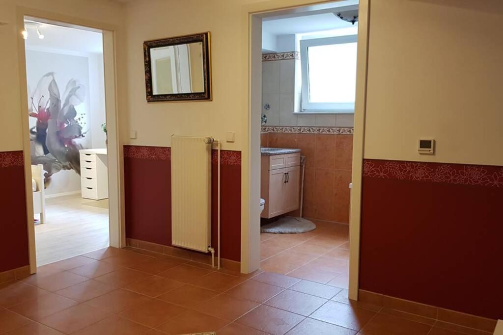 2 Zimmer-Einliegerwohnung am Flughafen Schönefeld photo 5