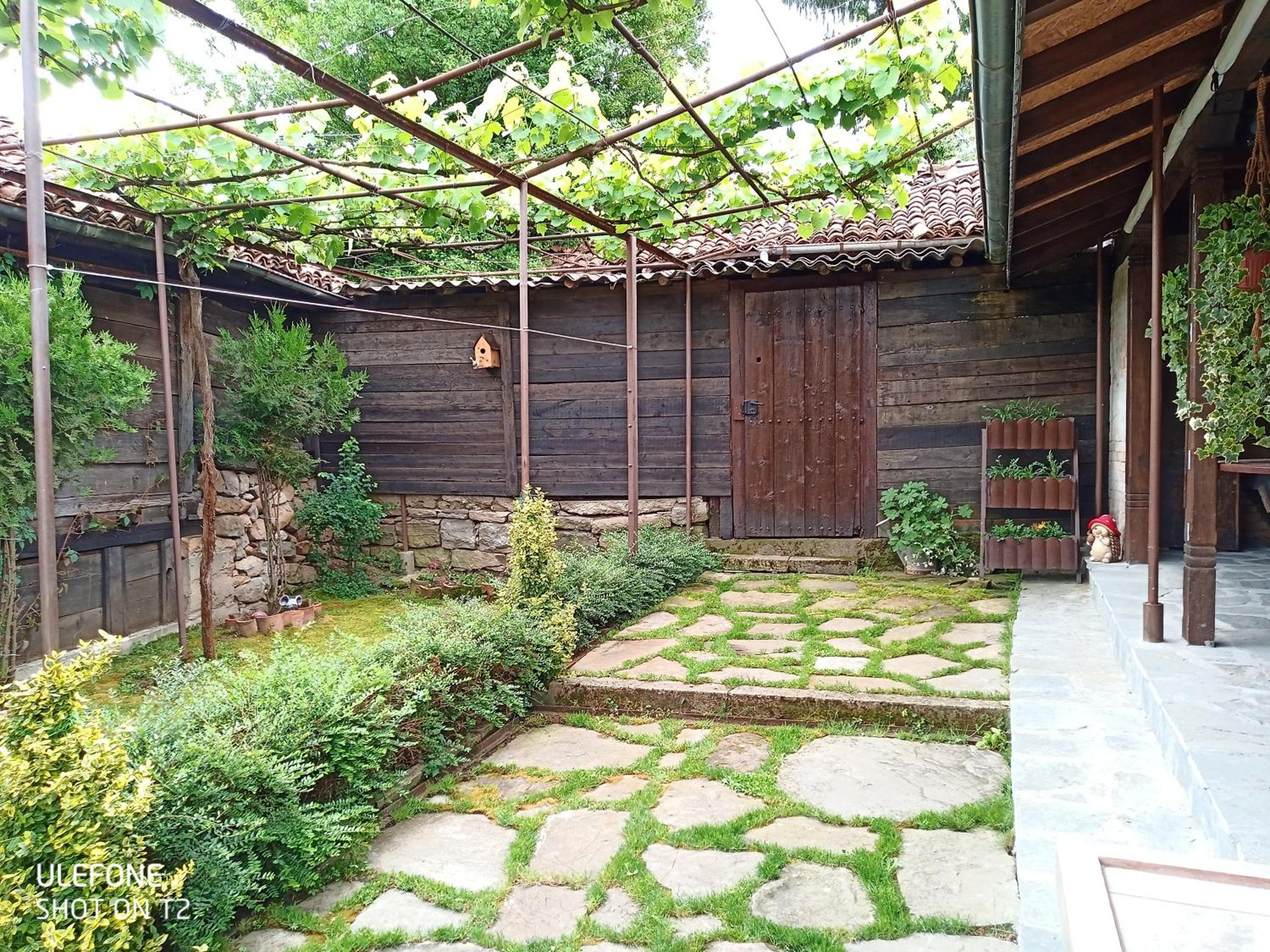 Guest House Strumena