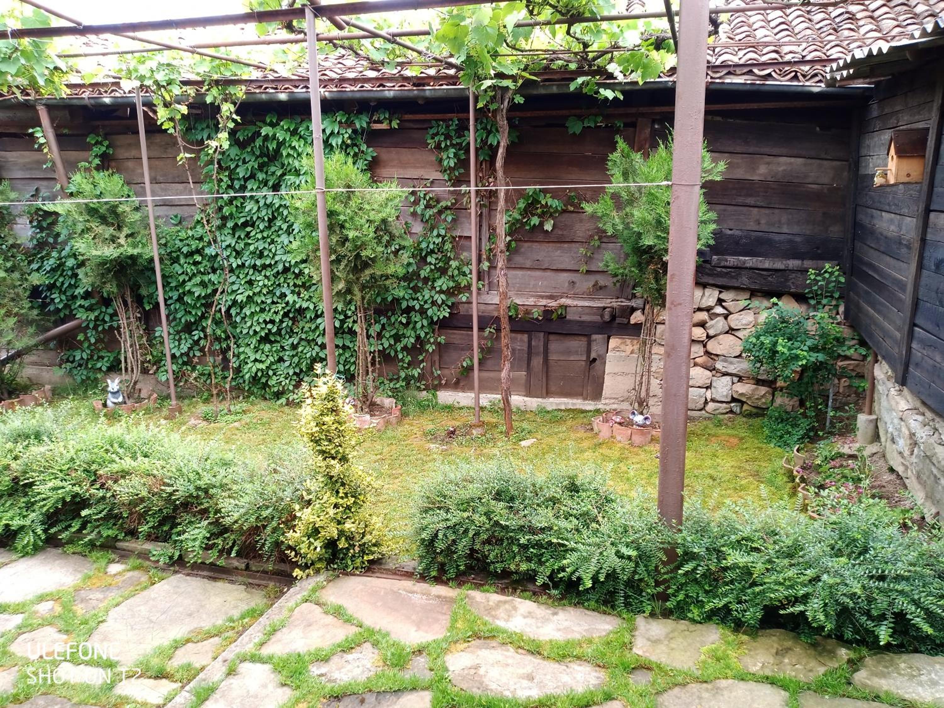 Guest House Strumena