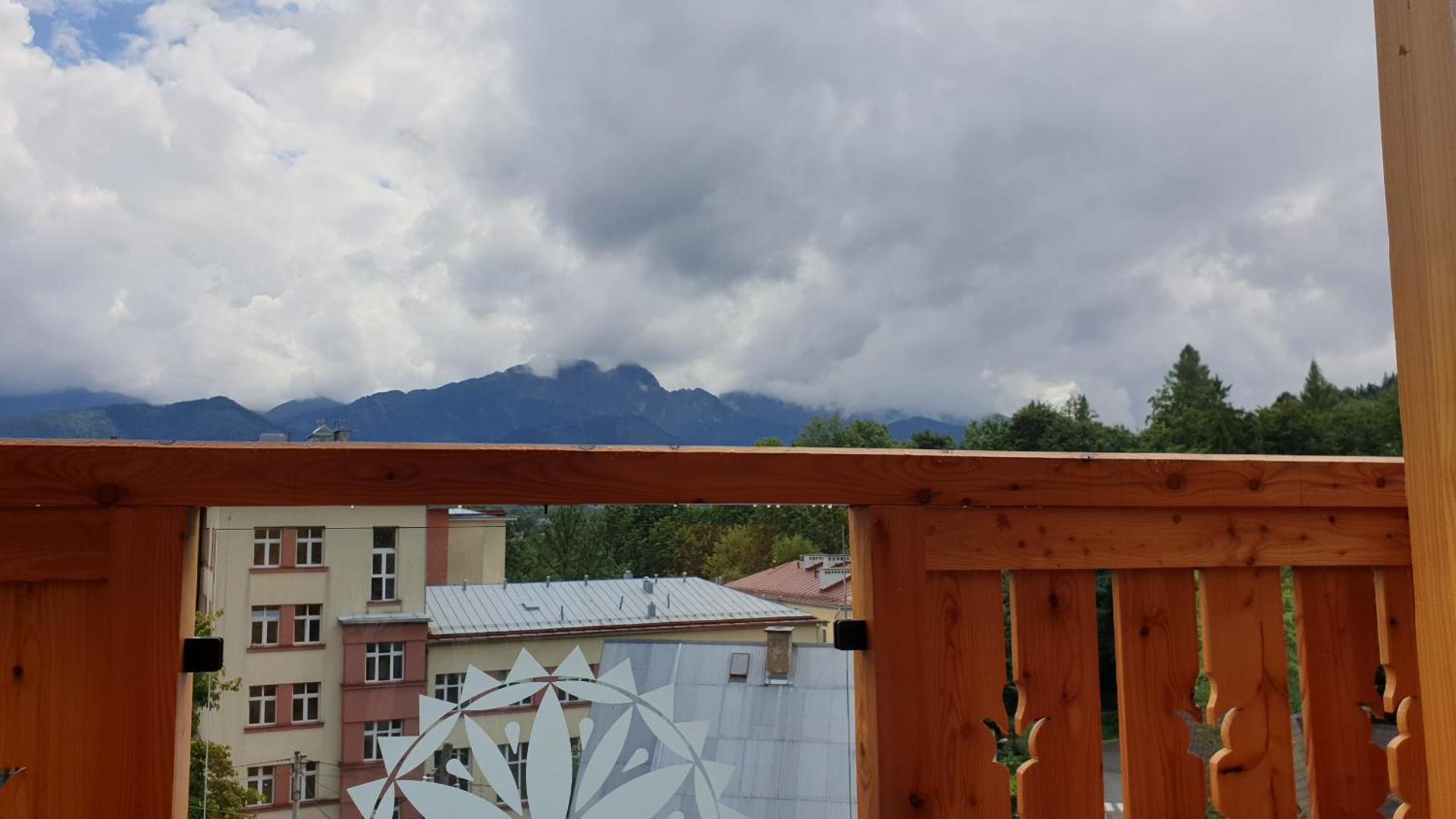 Villa Fortuna - Regionalne apartamenty & SPA - Sauna, Grill, Jacuzzi z widokiem na Tatry