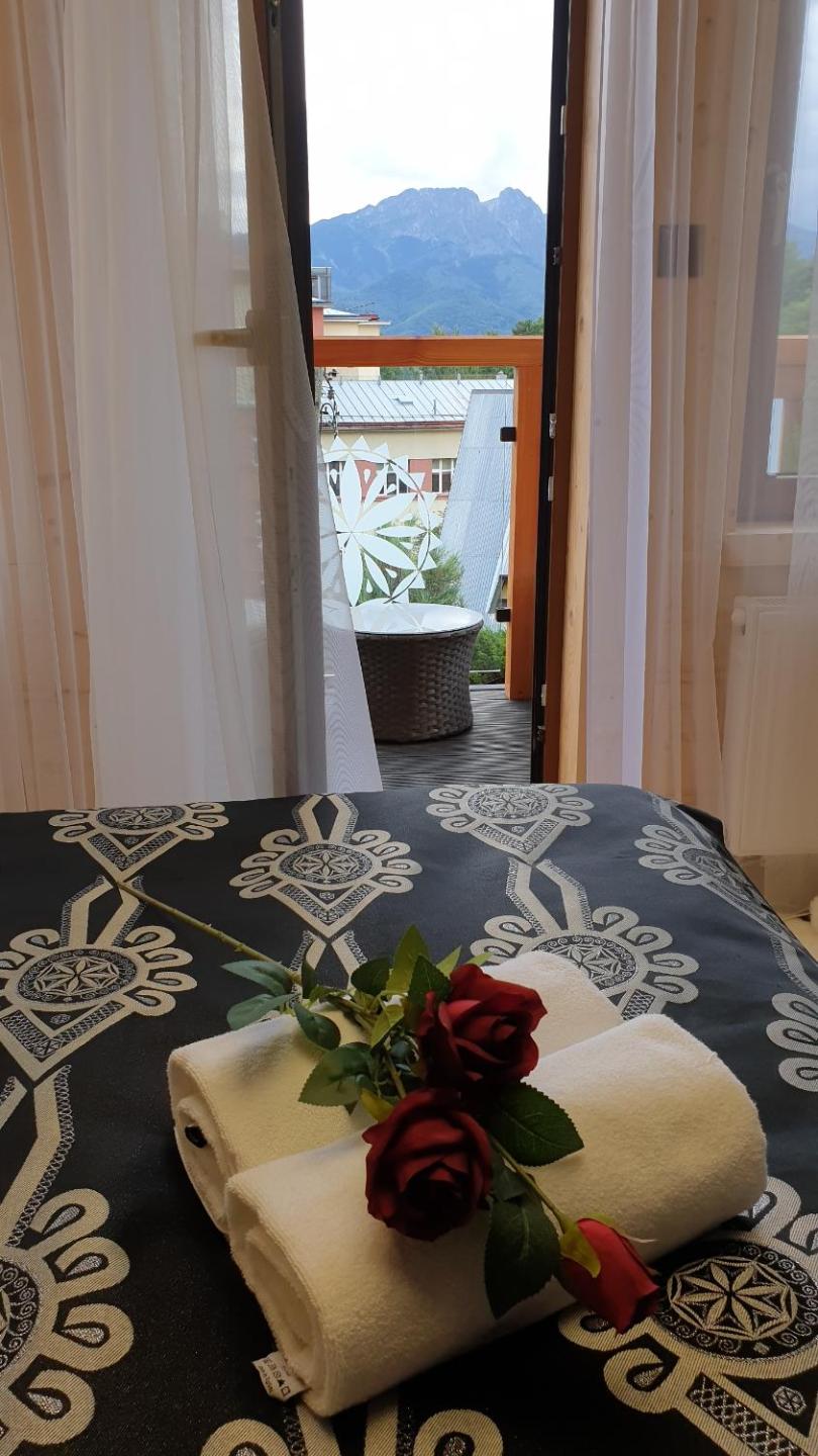 Villa Fortuna - Regionalne apartamenty & SPA - Sauna, Grill, Jacuzzi z widokiem na Tatry