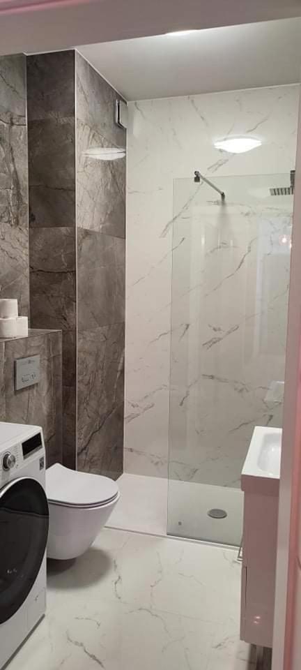 Photo 77