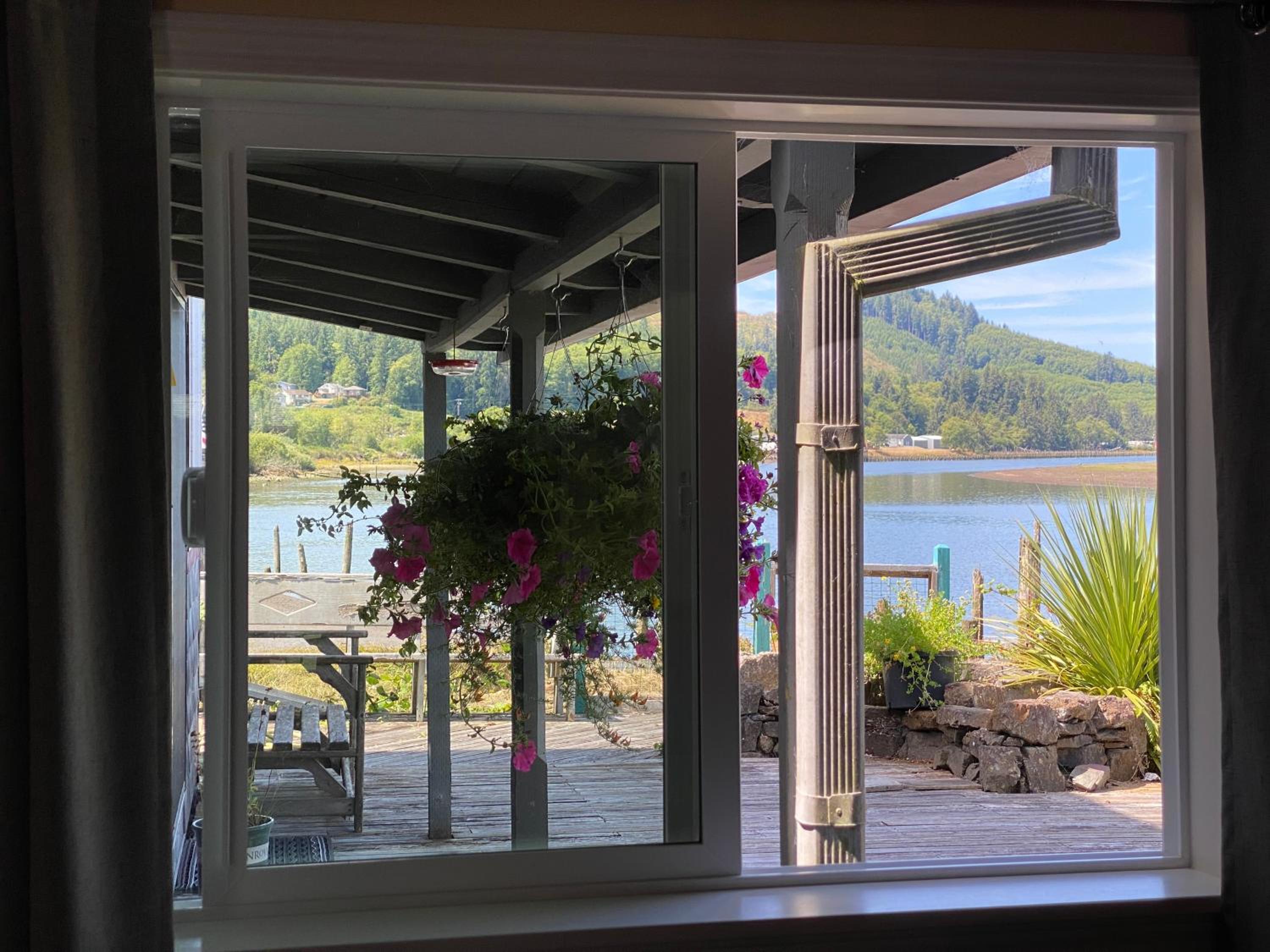 Wheeler on the Bay Lodge and Marina