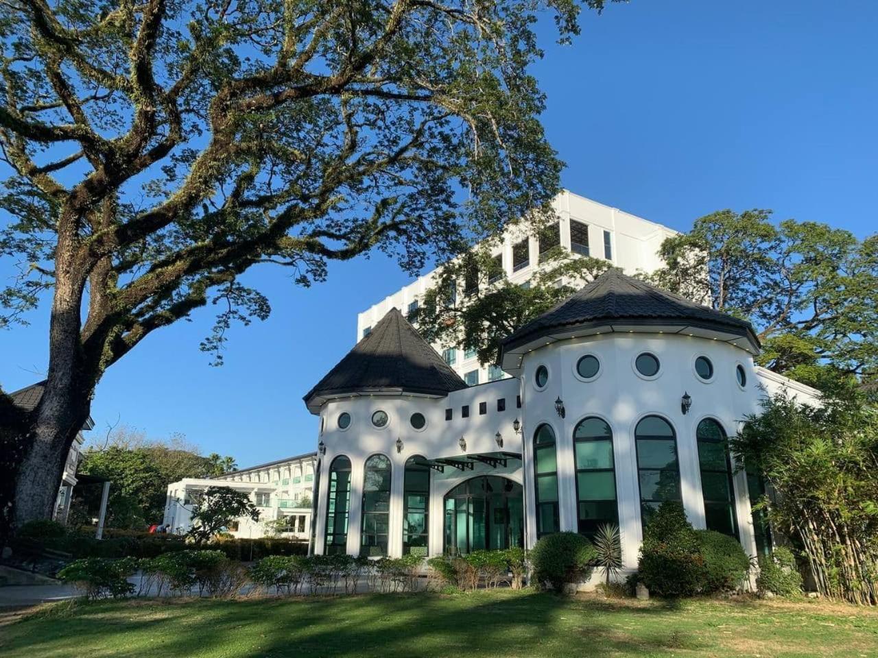 Hotel Seoul - Image 1