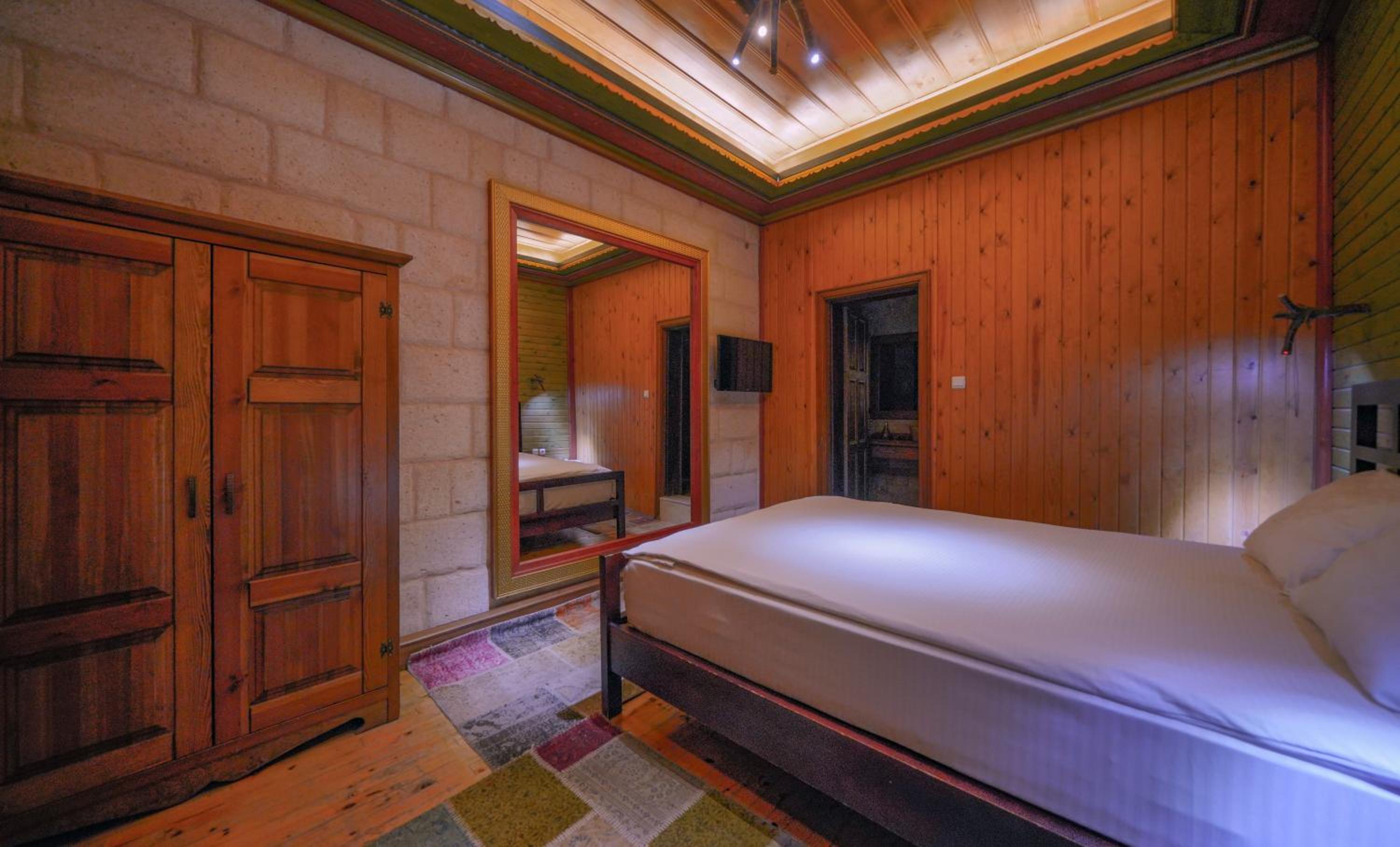 Local Cave House Hotel - Image 36