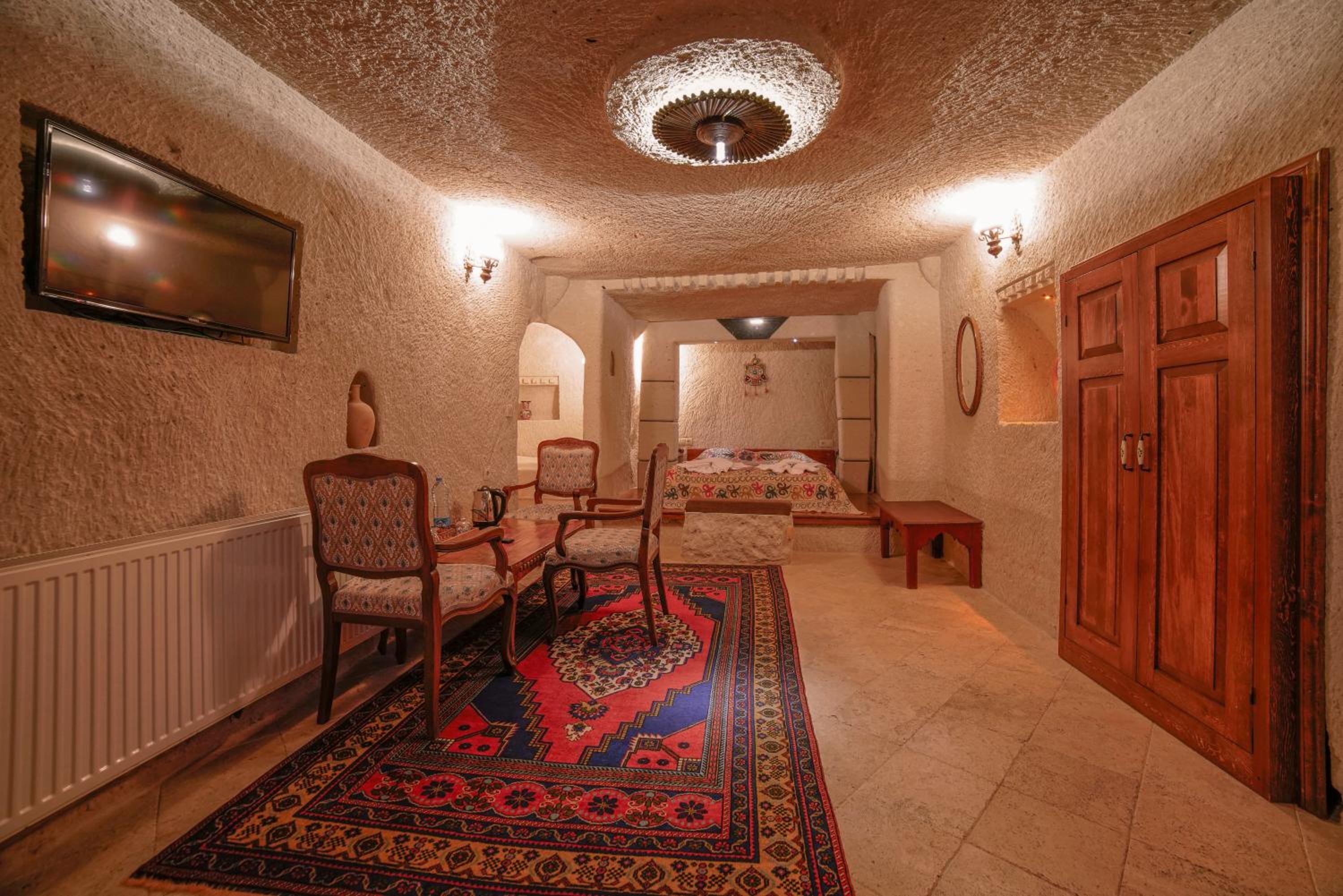 Local Cave House Hotel - Image 38