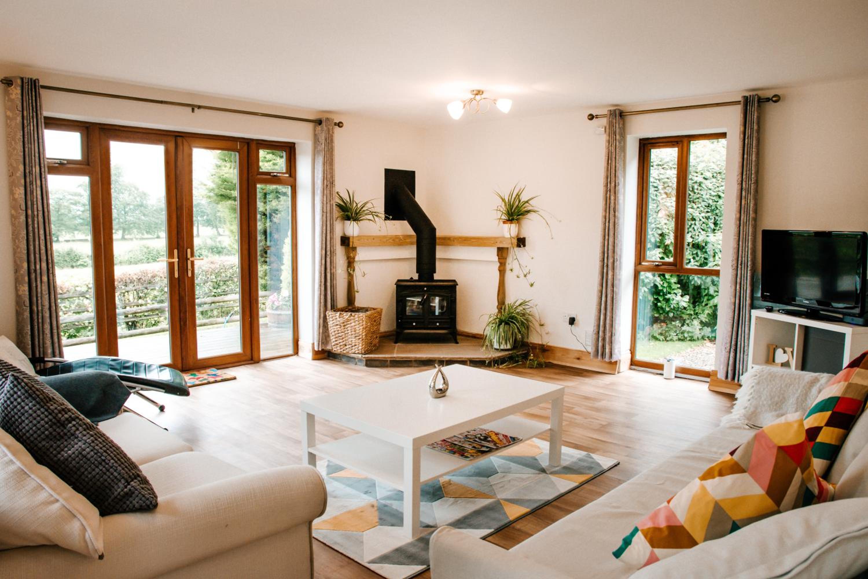 Holly Cottage, 2 bed house, sleeps 6 view 5