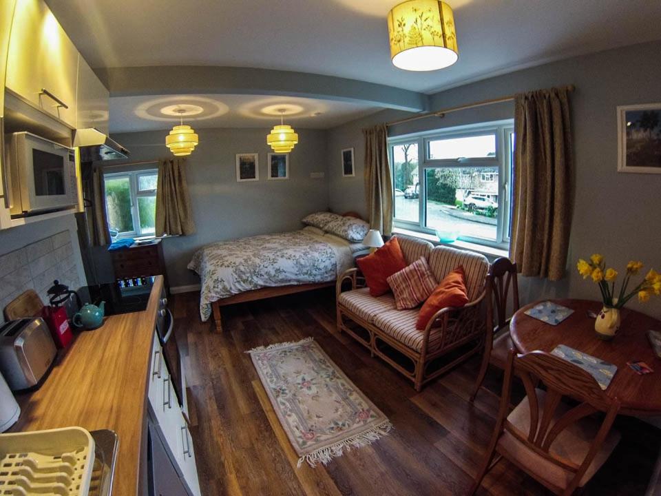 Cheltenham Studio Apartment view 3