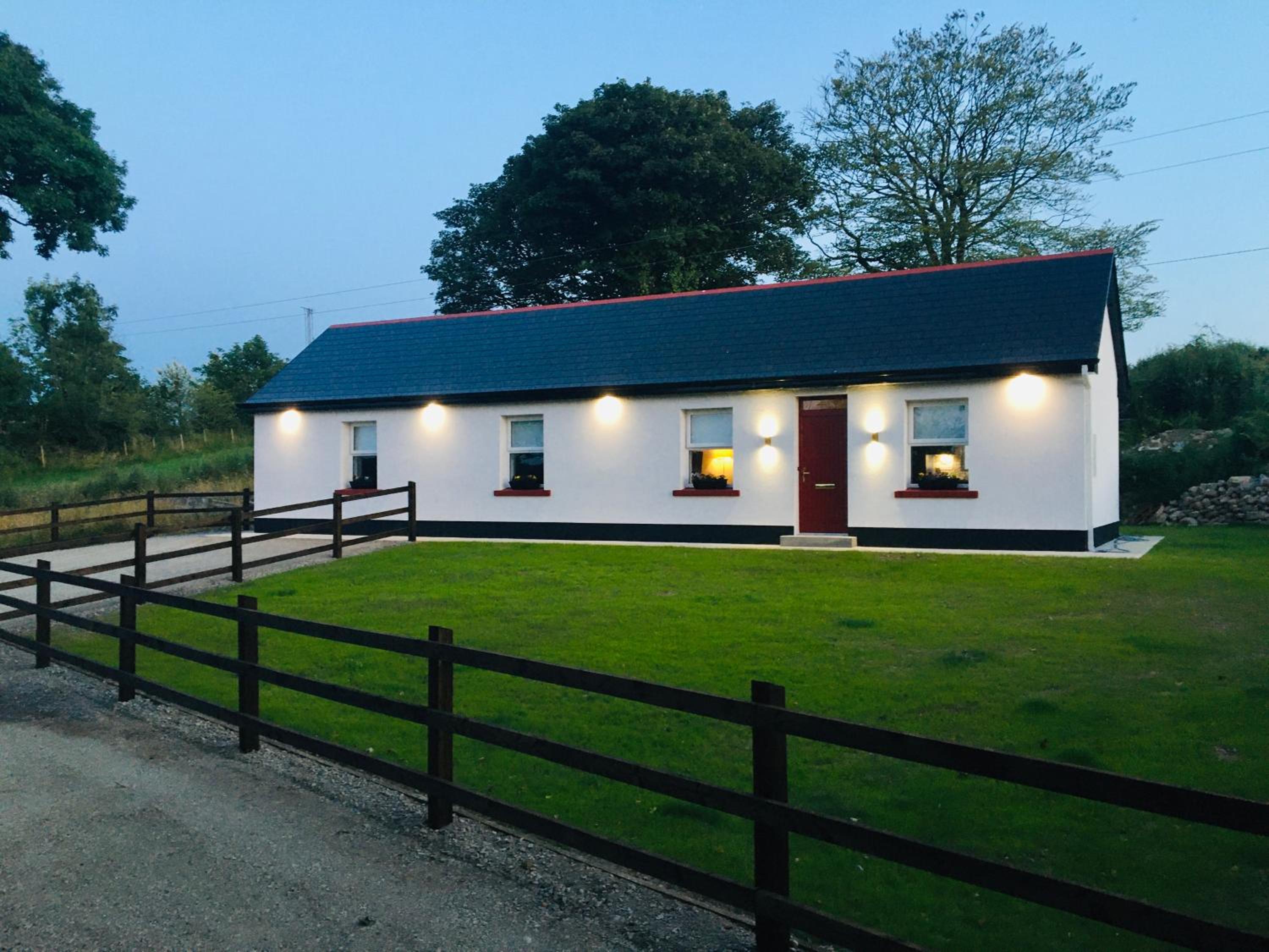 Keanes Country Cottage in The Heart Of The West view 3
