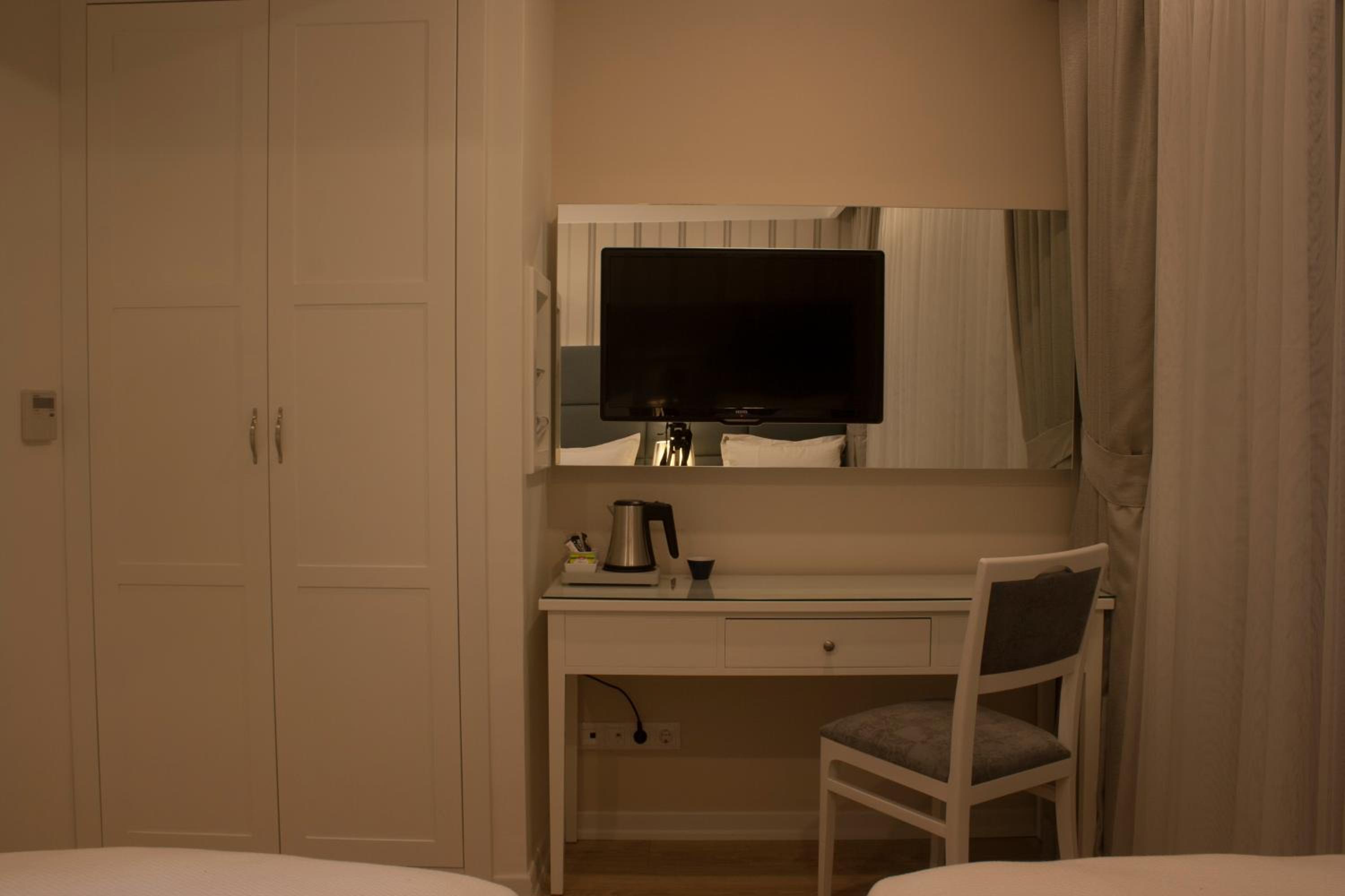 Ten Rooms İstanbul Otel - Image 7