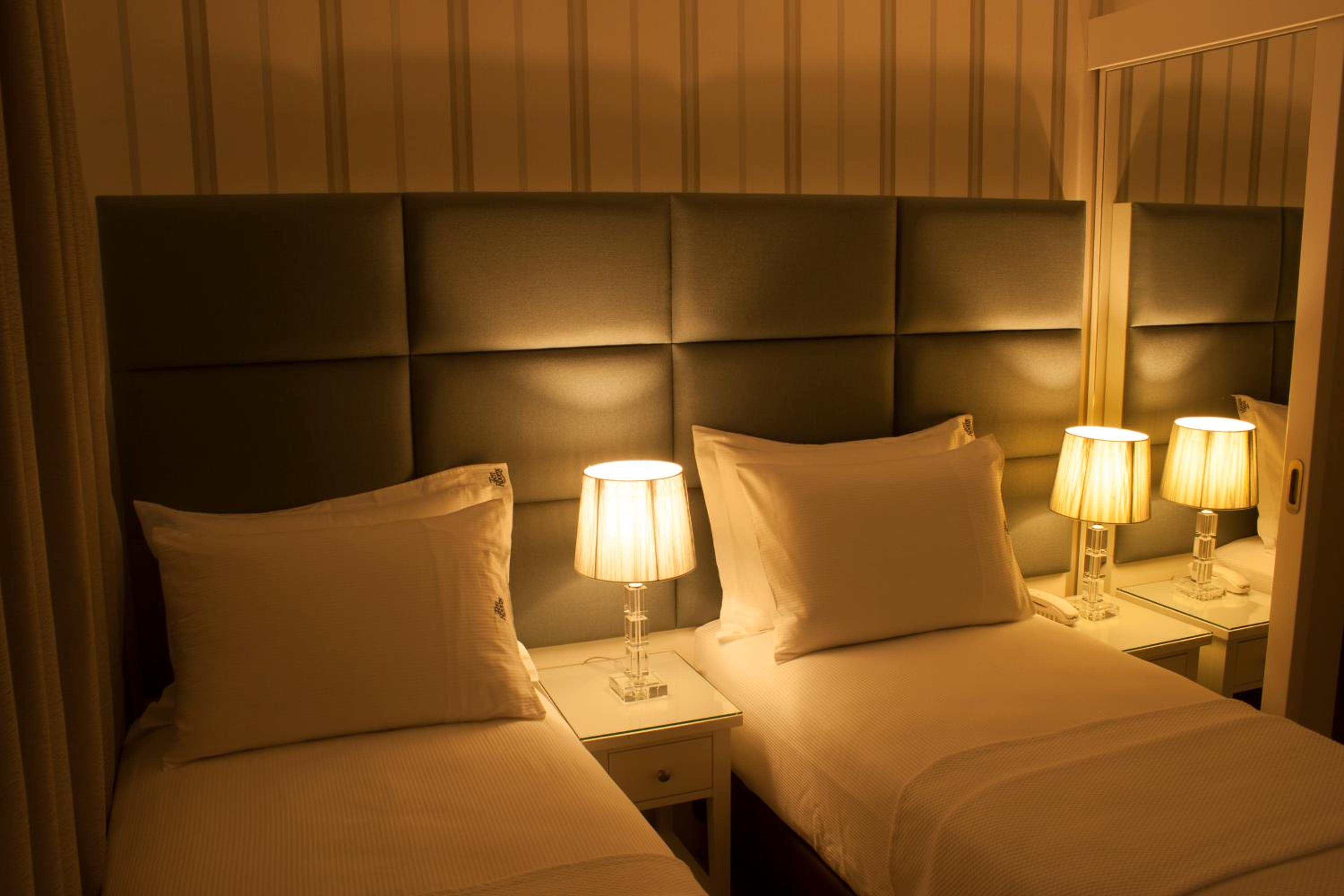 Ten Rooms İstanbul Otel - Image 13