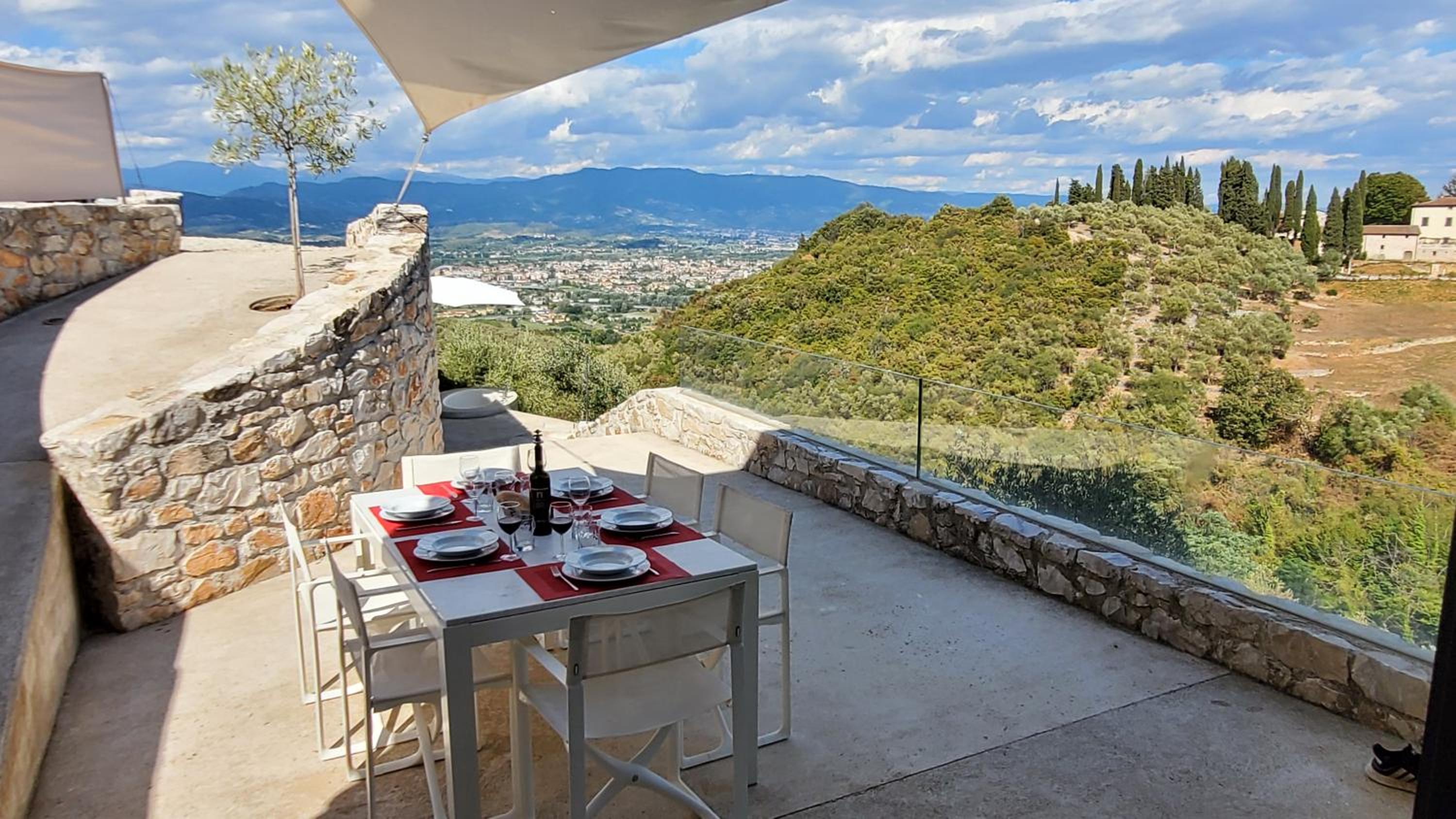 VILLETTA FARFALLINA "The unique property in the world with an openable roof"