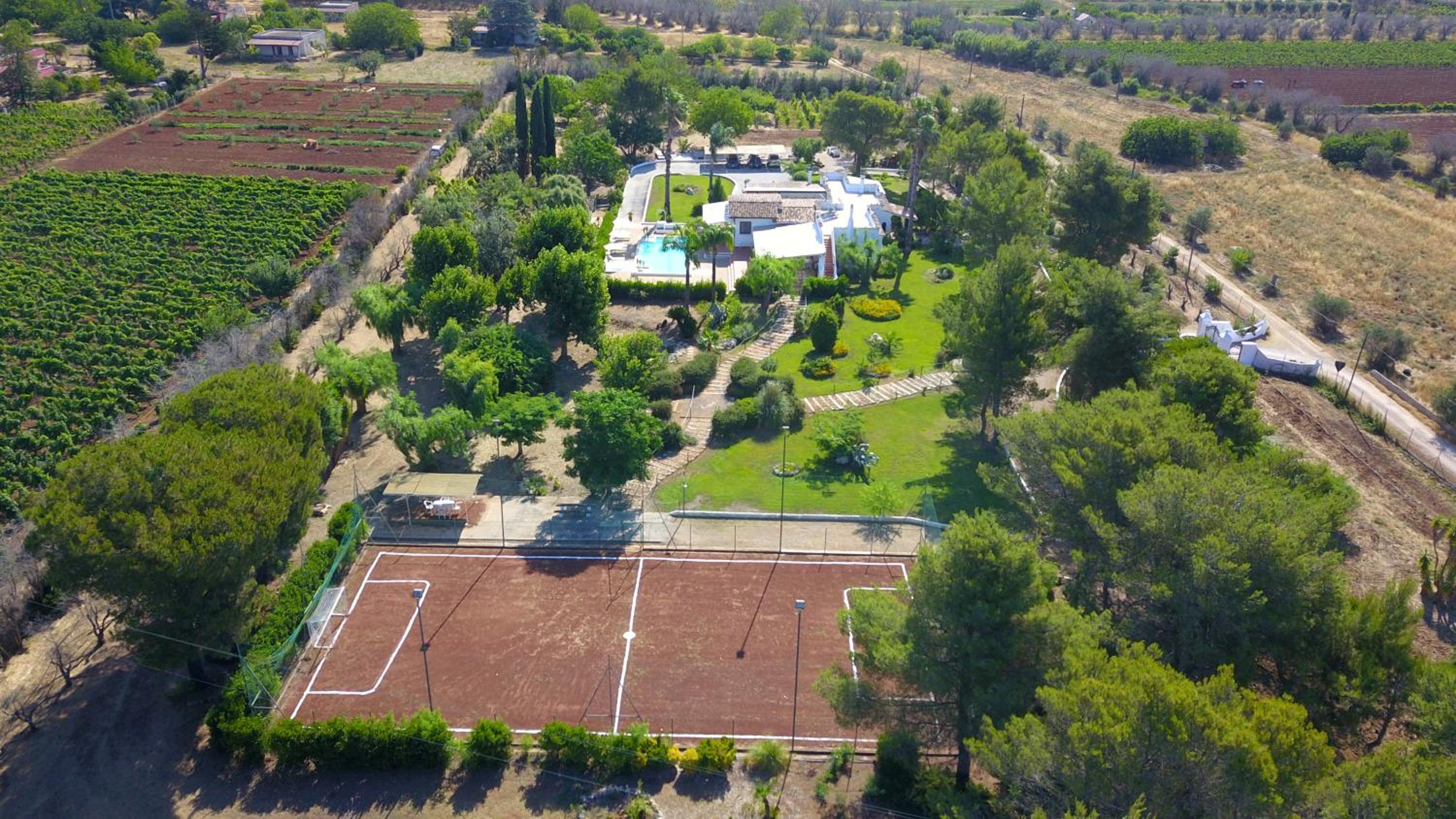 Villa Vetti - Exclusive Garden & Pool Retreat