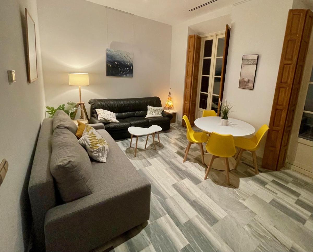 Picasso´s Birth House Charming Apartment