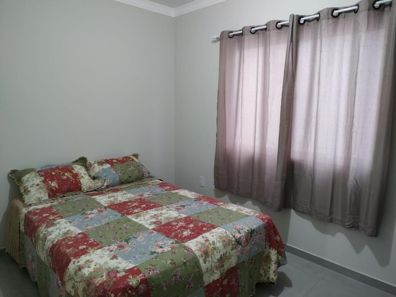 Apt 2qts na Praia da Pinheira 20 min da Guarda do Embaú