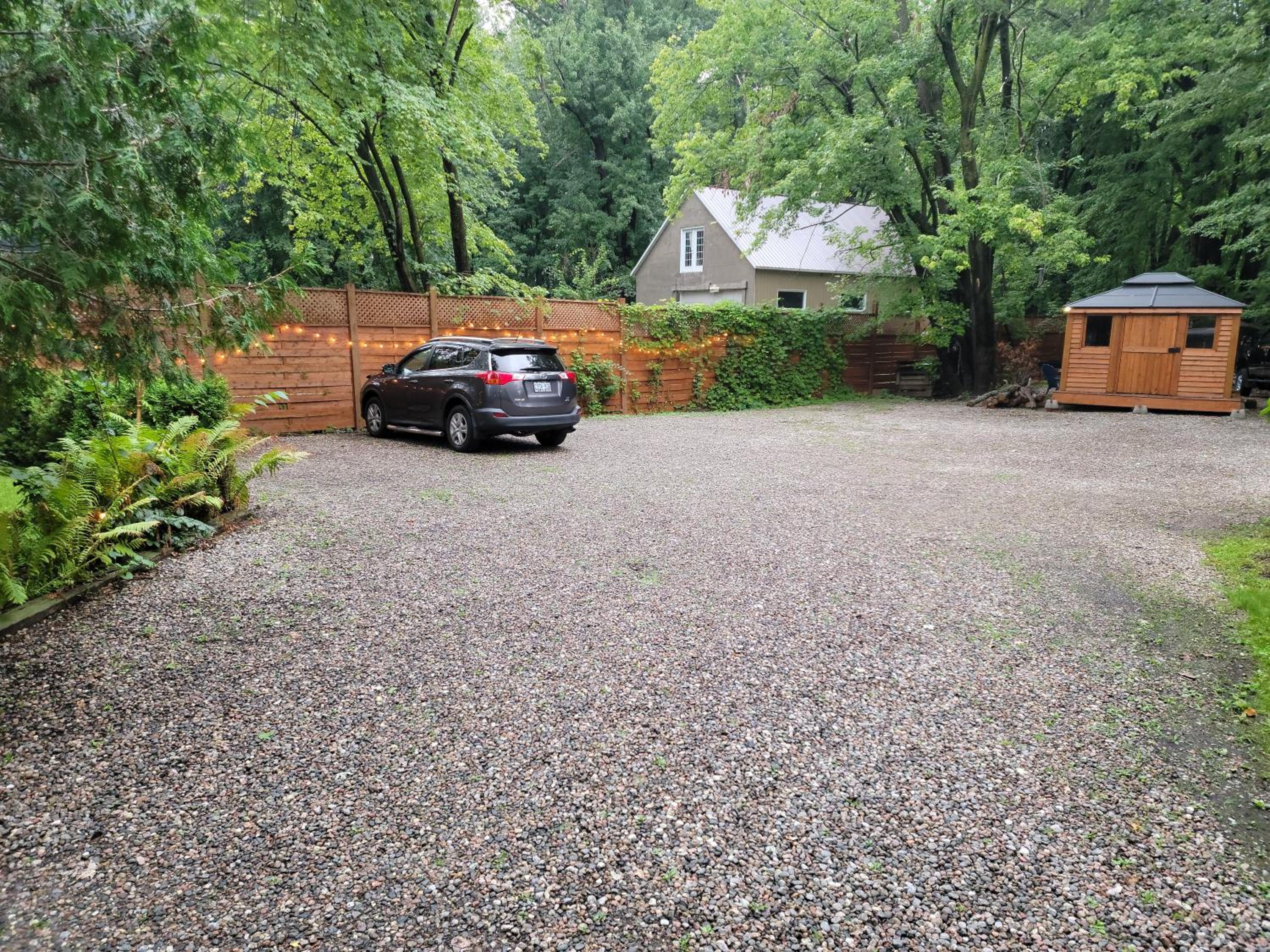 Kokomo INN Bed and Breakfast Ottawa-Gatineau's Only Tropical Riverfront B&B on the National Capital Cycling Pathway Route Verte #1 - for Adults Only - Cham