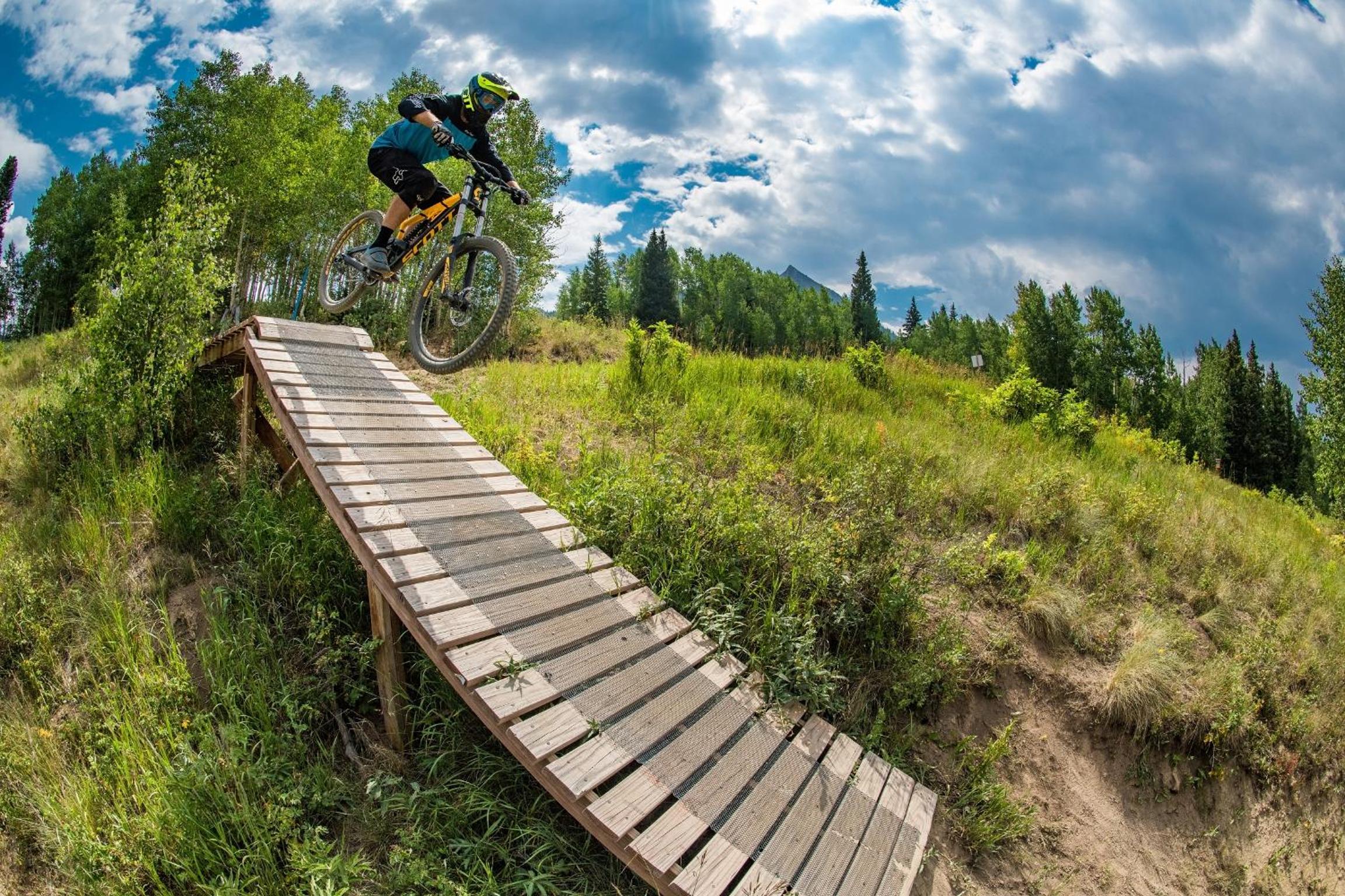 Ski-in Ski-out Studio Private Balcony  Fireplace condo - Property Image 10