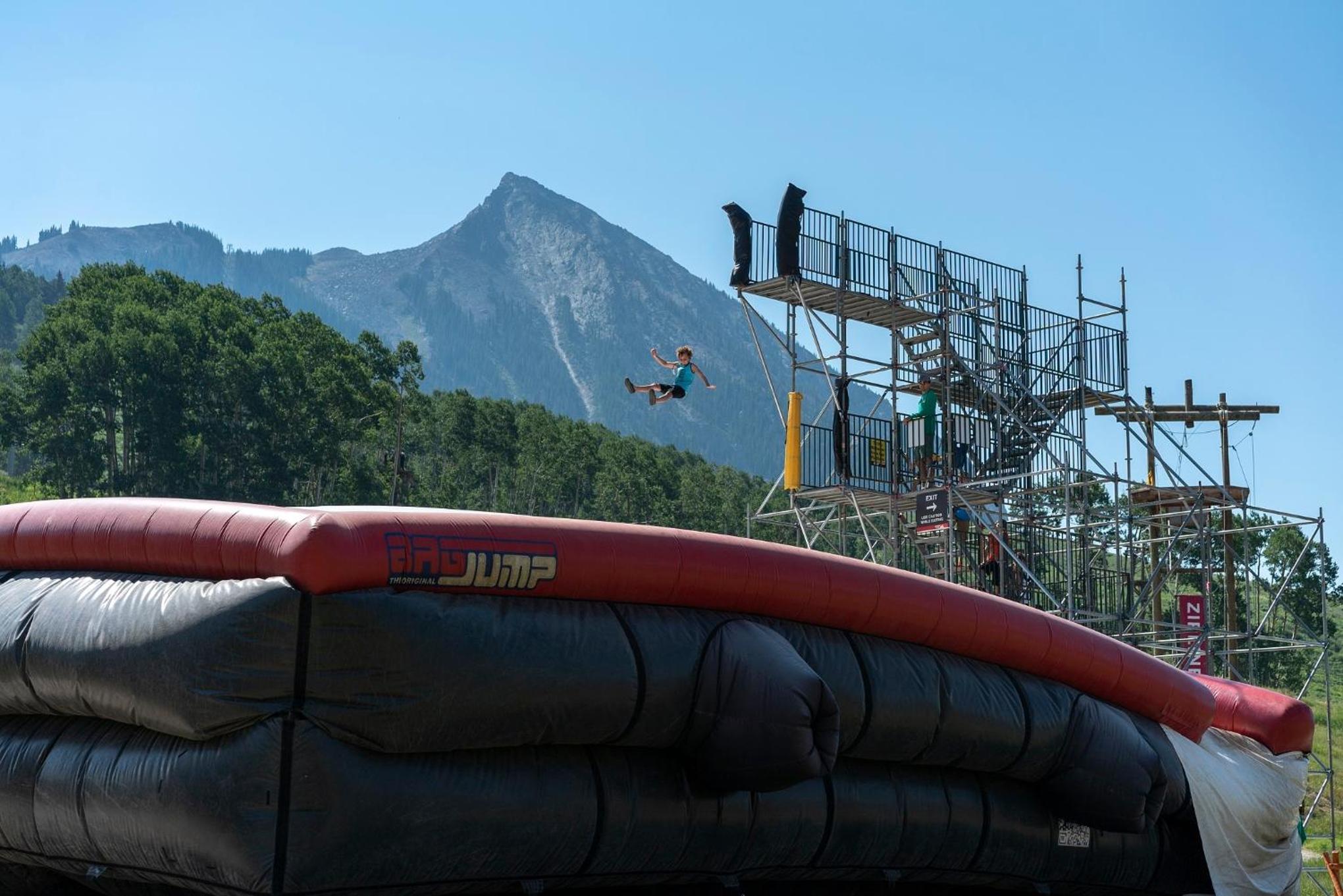 Ski-in Ski-out Studio Private Balcony  Fireplace condo - Property Image 11