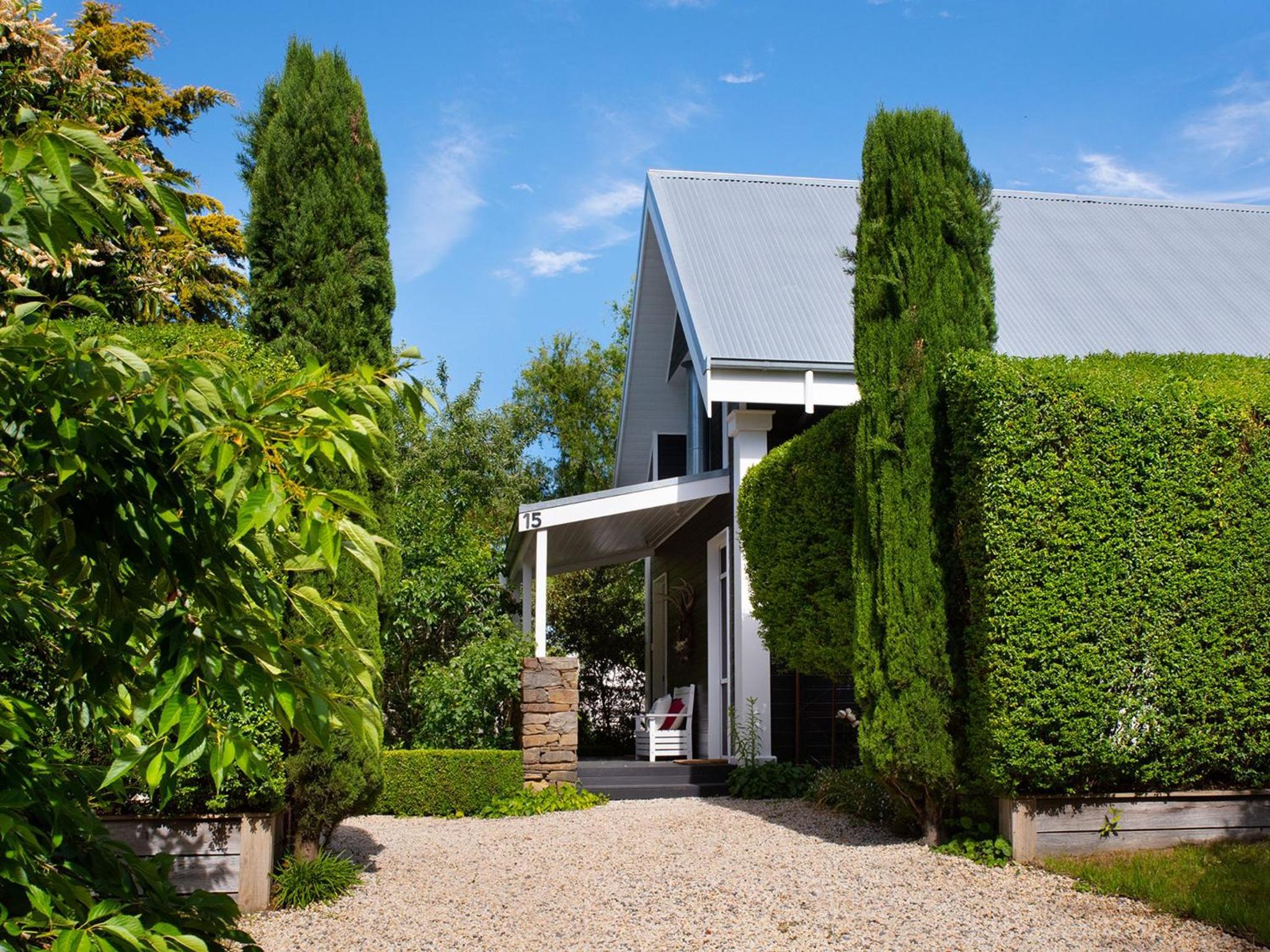 Park Avenue - architecturally designed villa