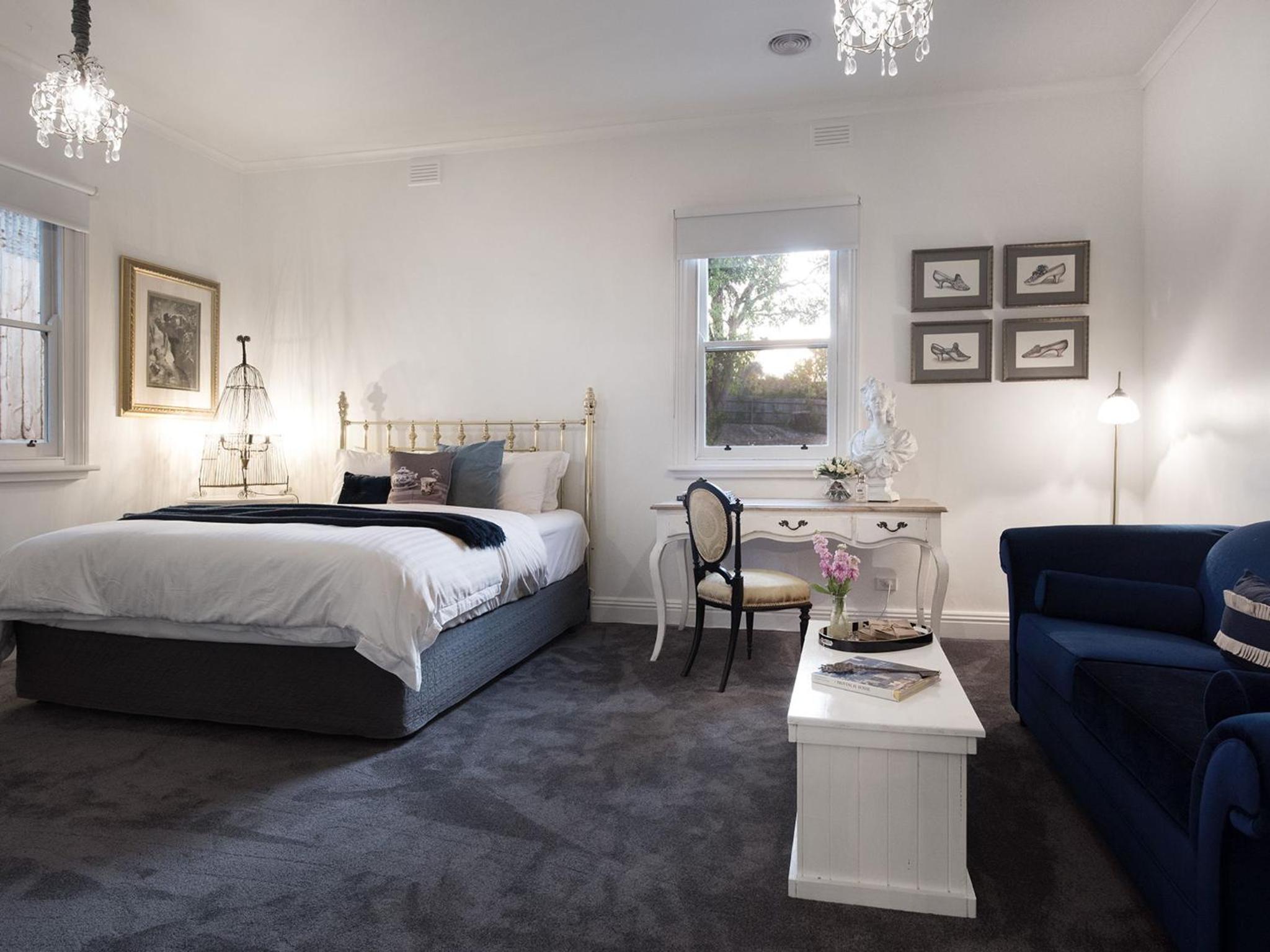 Dunroman - modern comfort, old world charm view 4