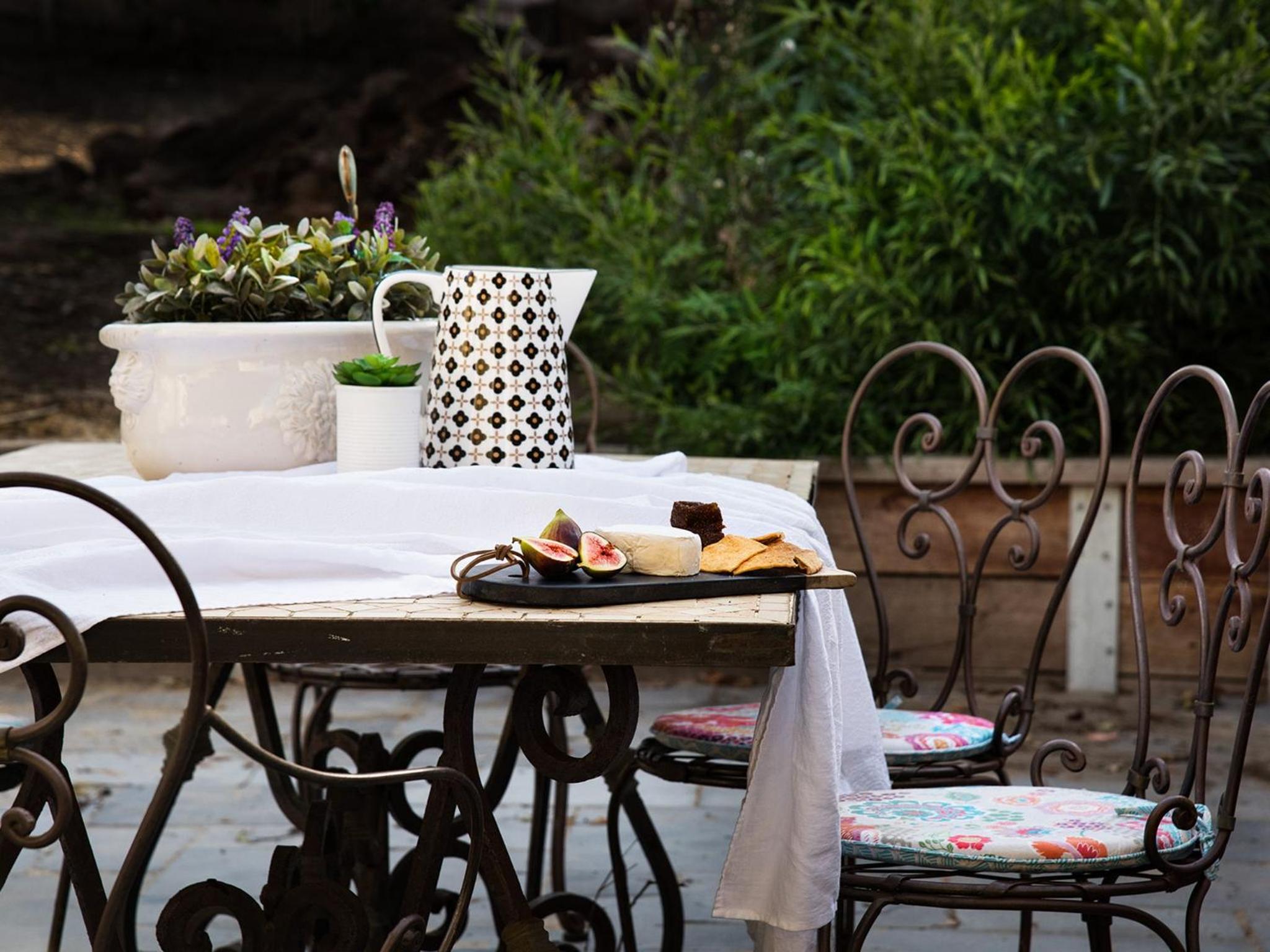Dunroman - modern comfort, old world charm view 3