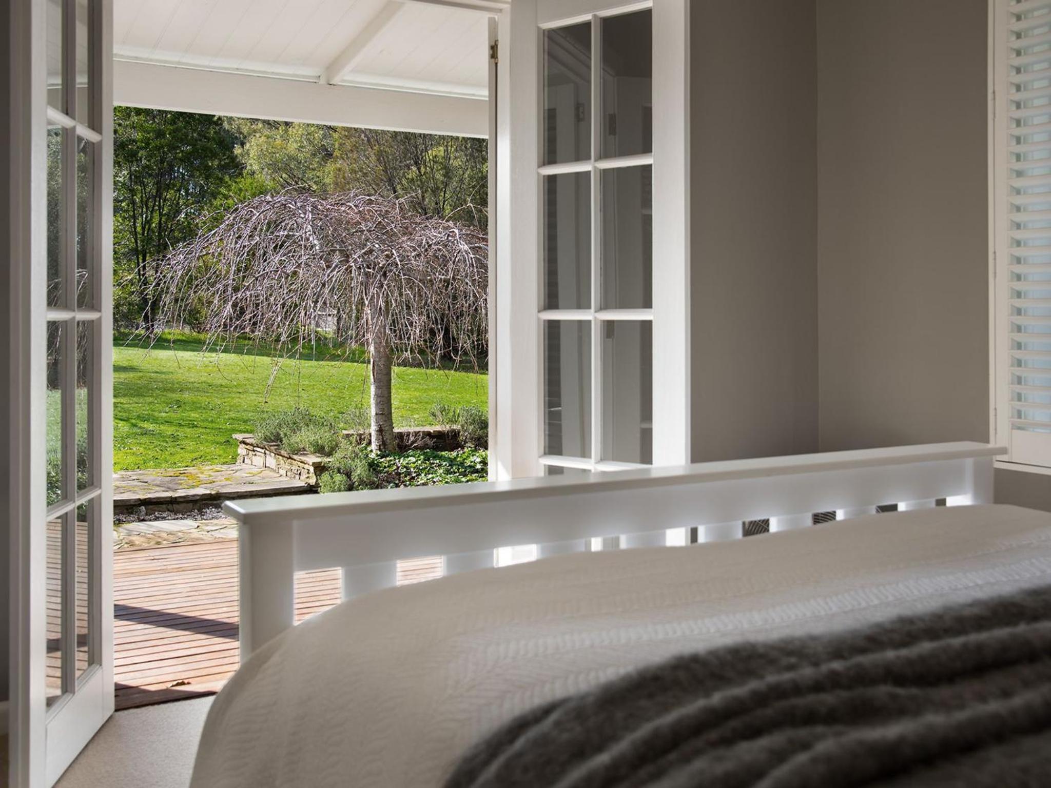 Green Gully House - a scenic country retreat