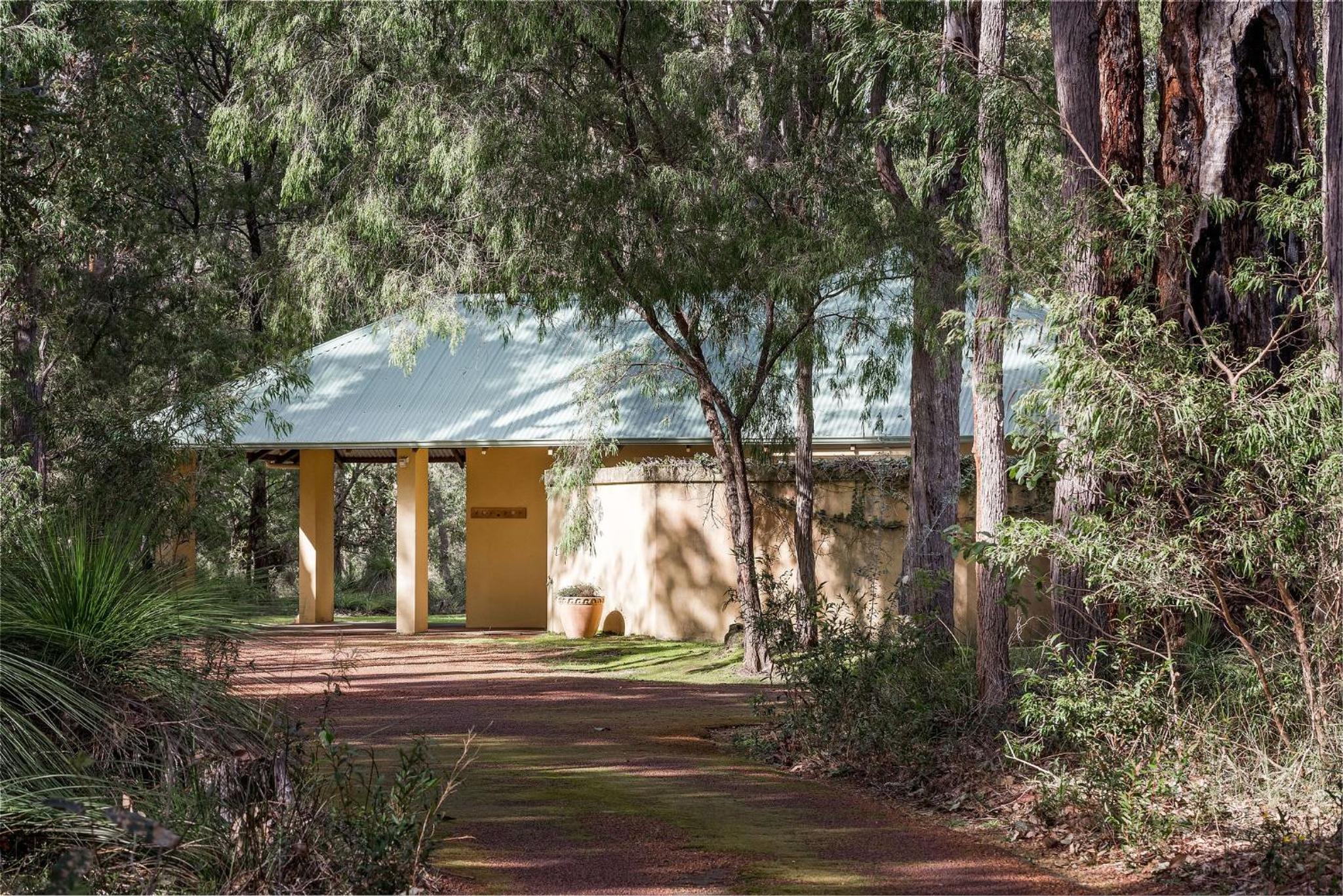 Hotel The Grove Distillery & Brewery